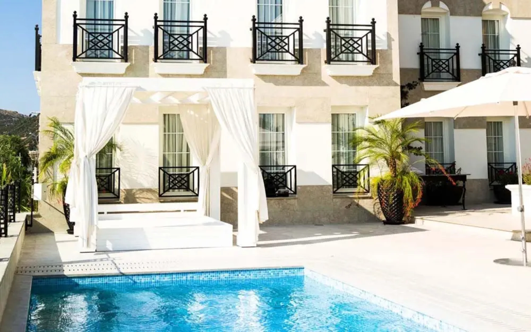 Ena Boutique Hotel & Residences