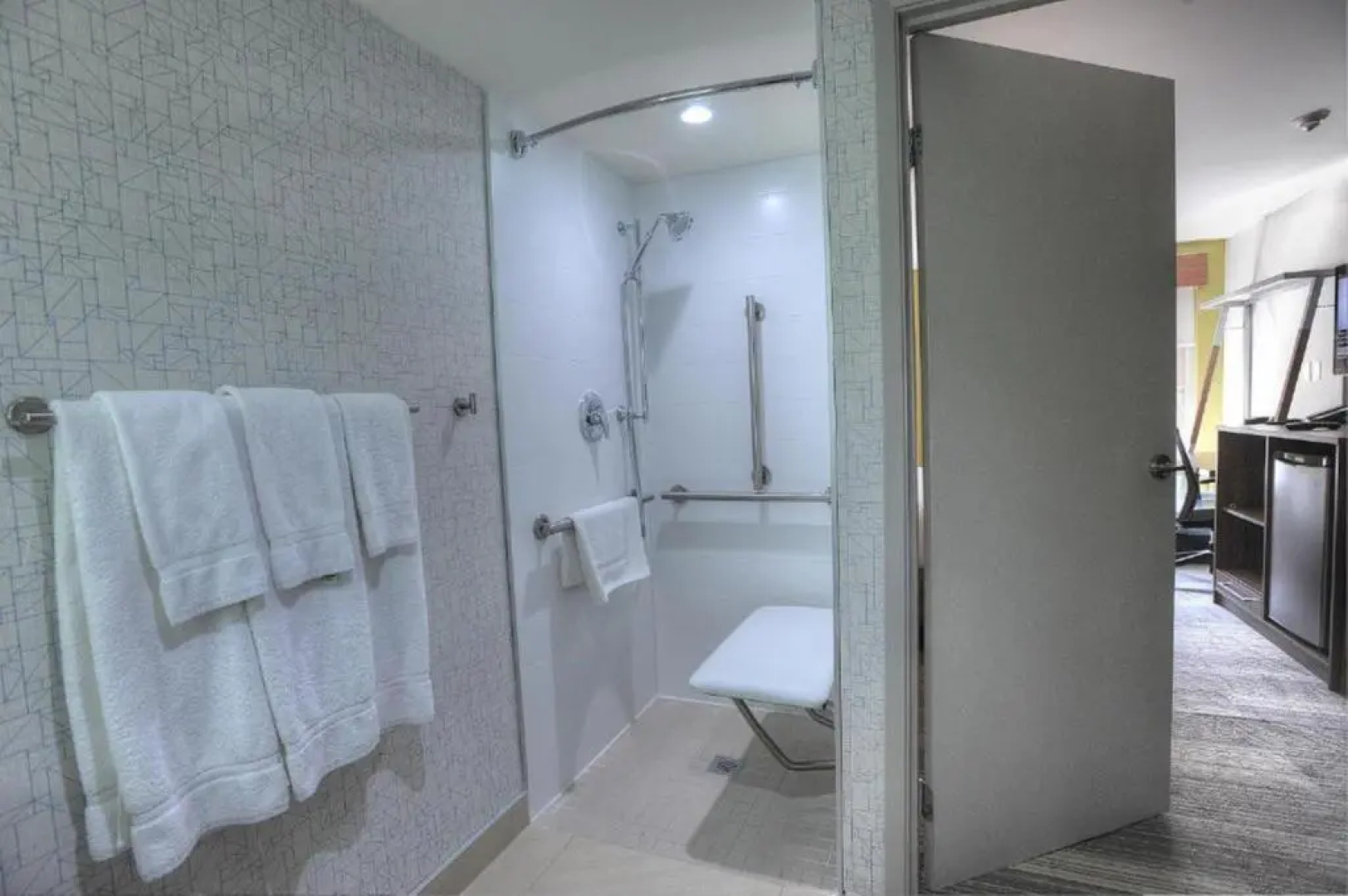 Holiday Inn Express & Suites Toronto Airport West by IHG