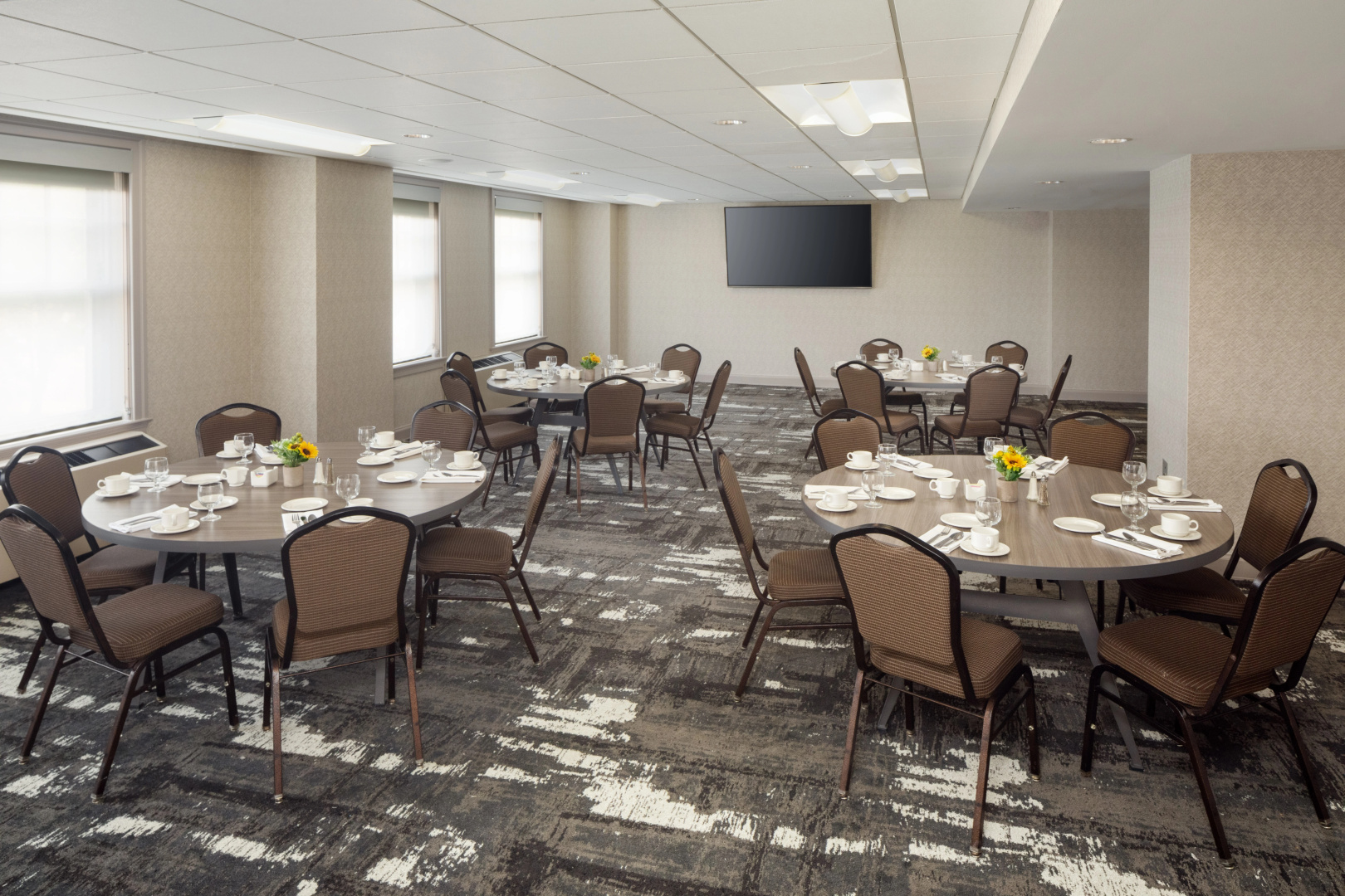 DoubleTree Suites by Hilton Hotel Detroit Downtown - Fort Shelby