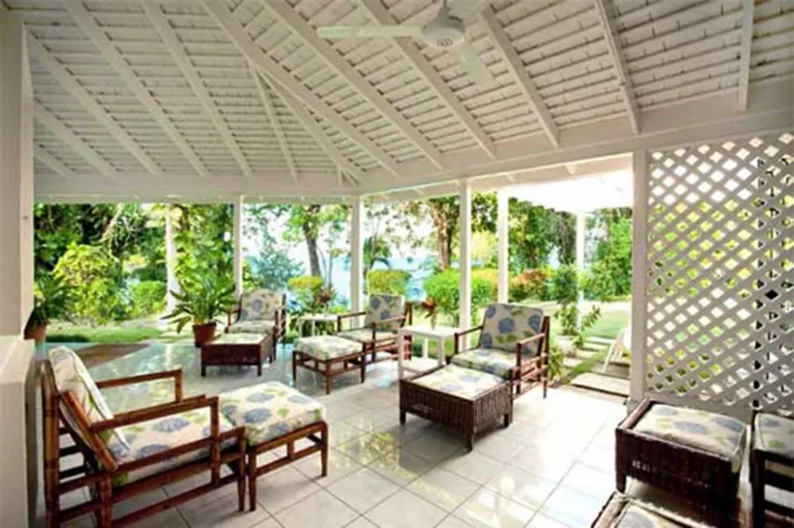 4 BR Oceanfront Family Villa - Ocho Rios - PRJ 1236