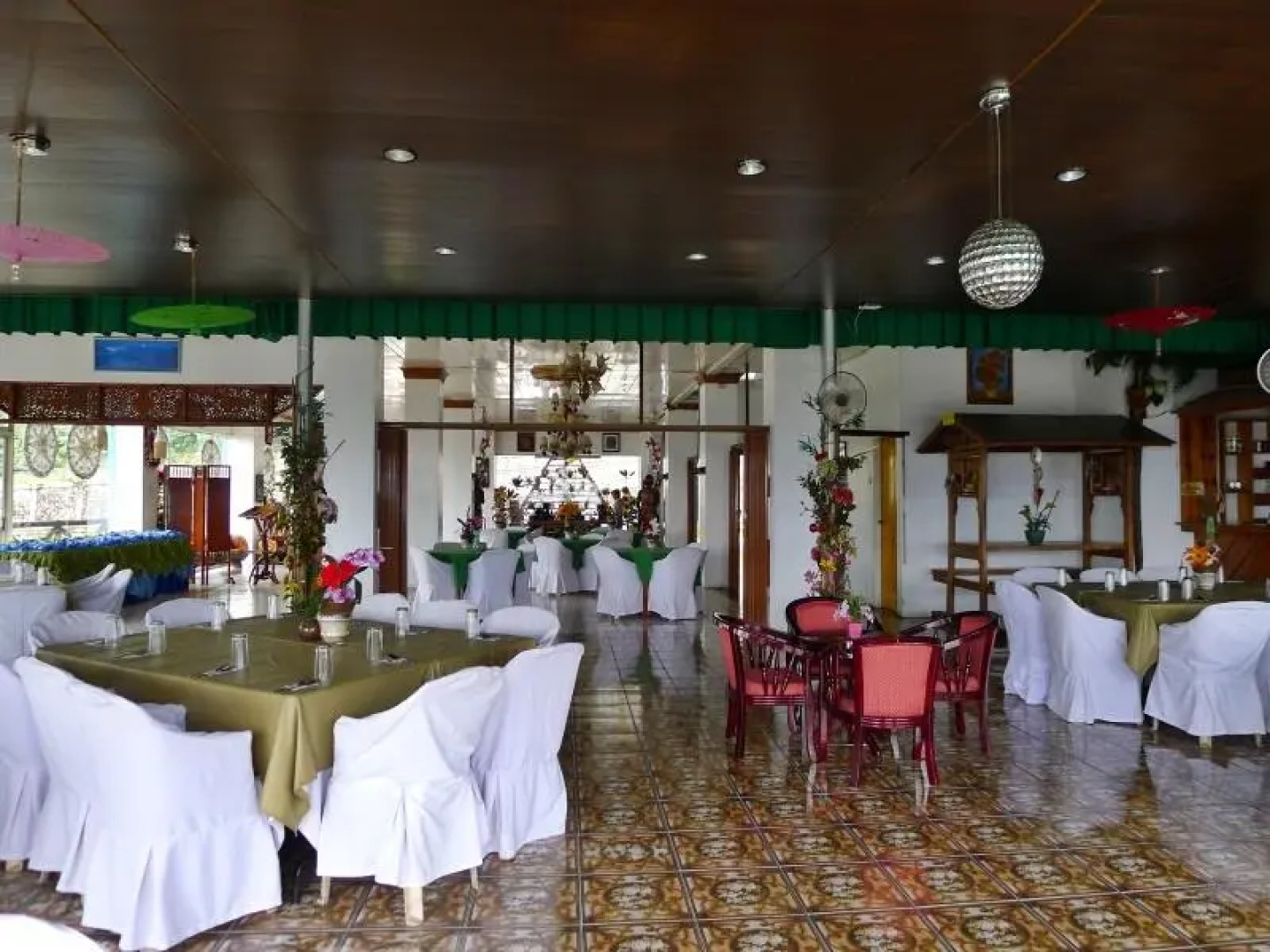 Summer Place Hotel