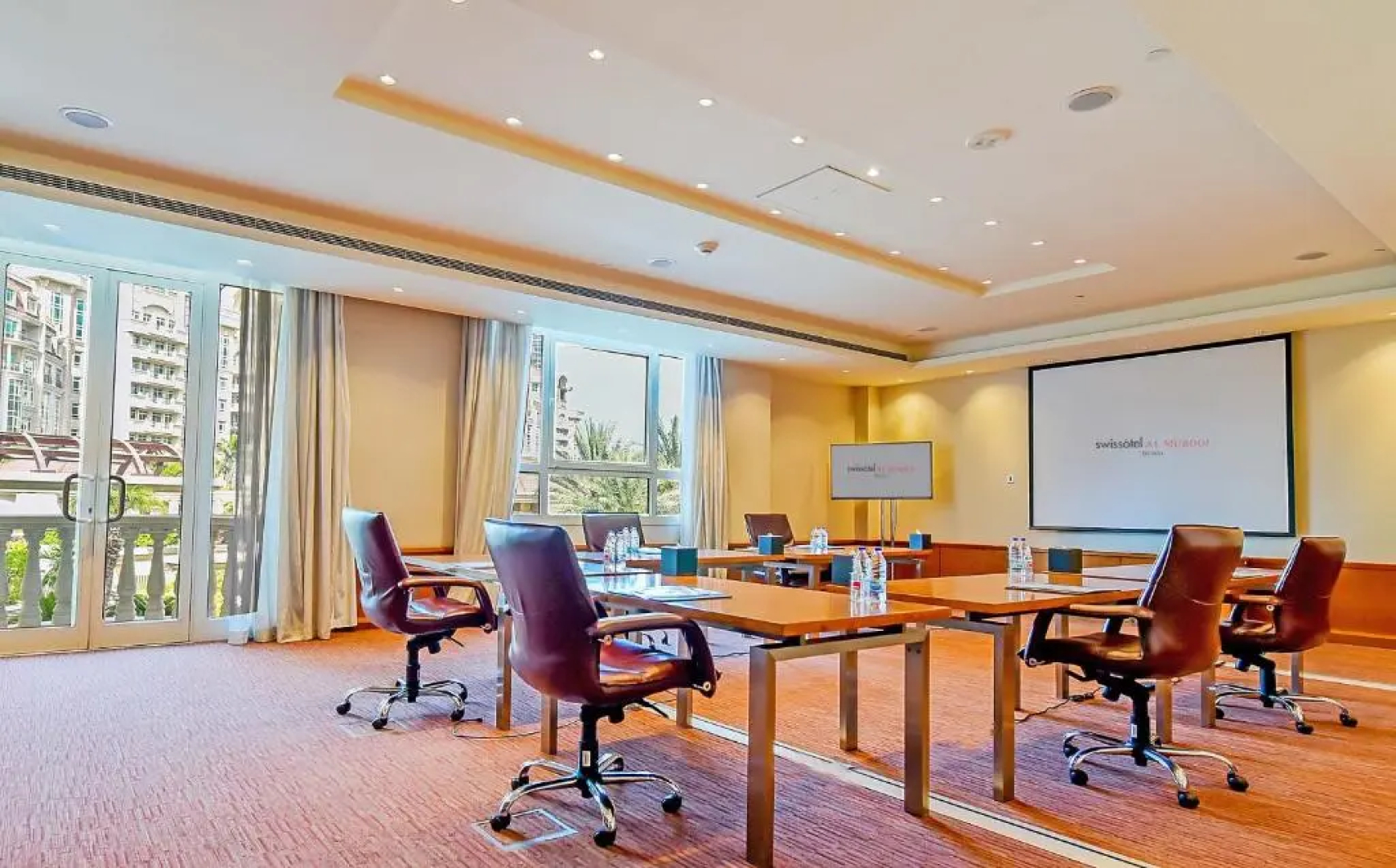 Отель Swissotel Al Murooj Dubai