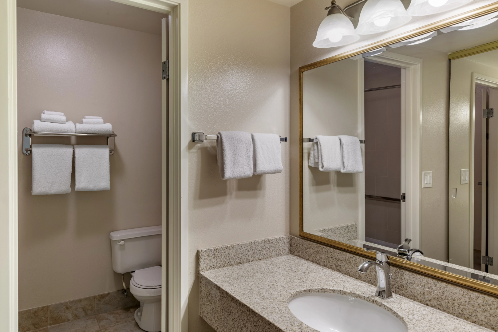 Best Western Plus Royal Oak Hotel