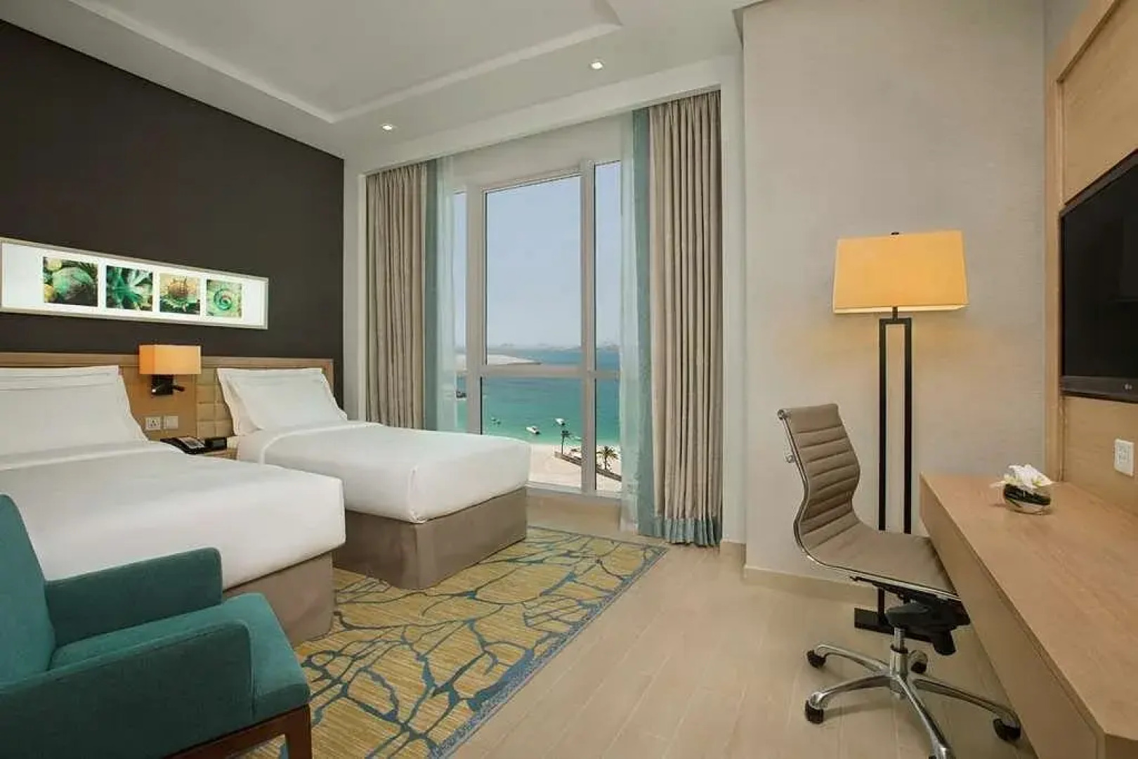 DoubleTree by Hilton Dubai - Jumeirah Beach