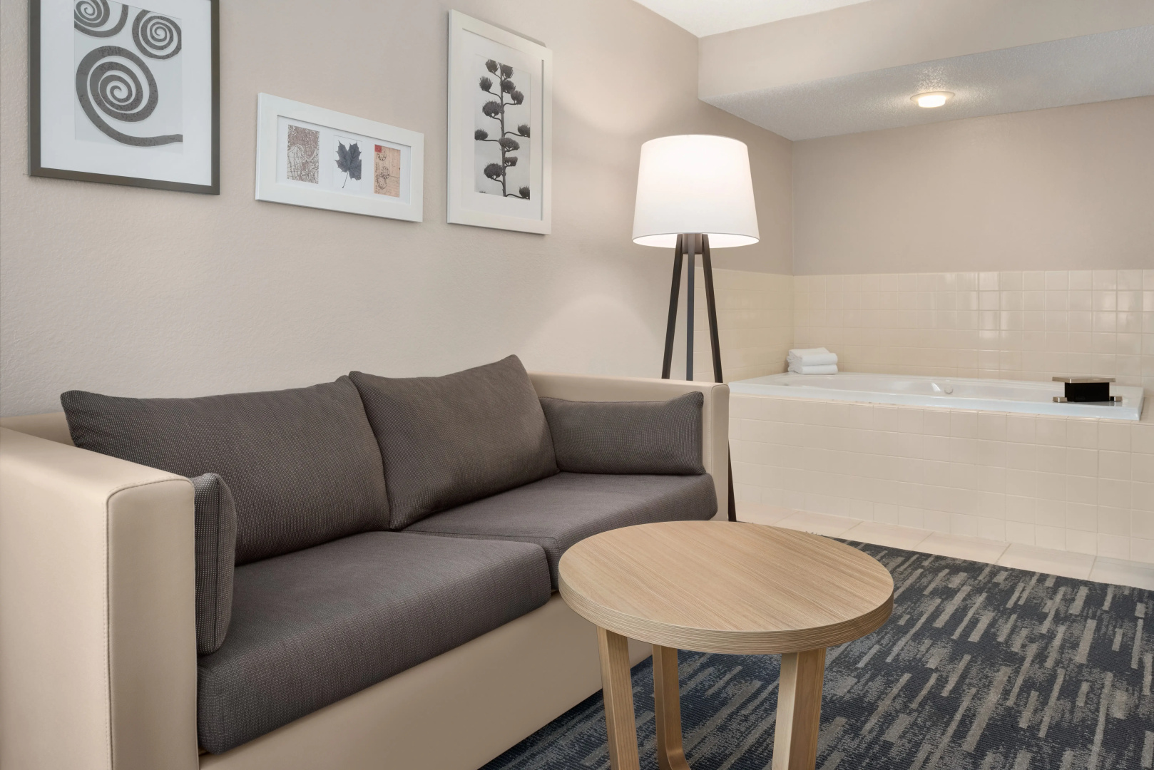 Country Inn & Suites by Radisson, Pella, IA