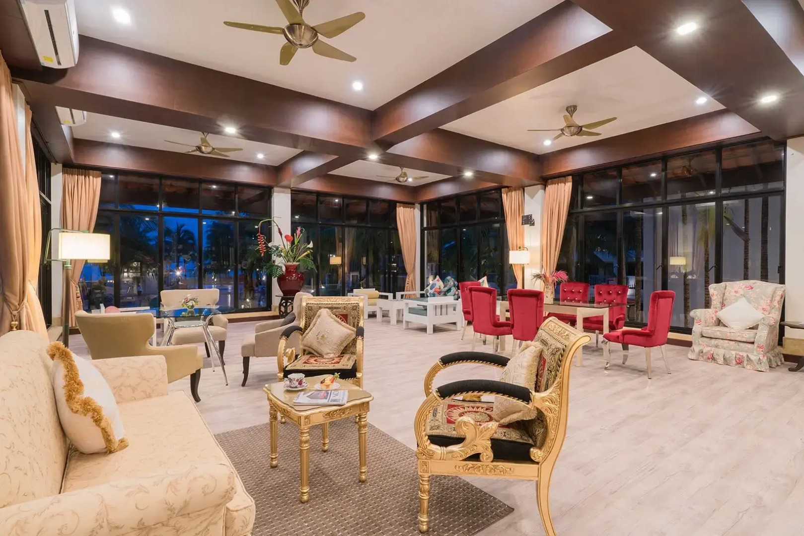 The Briza Beach Resort Khaolak