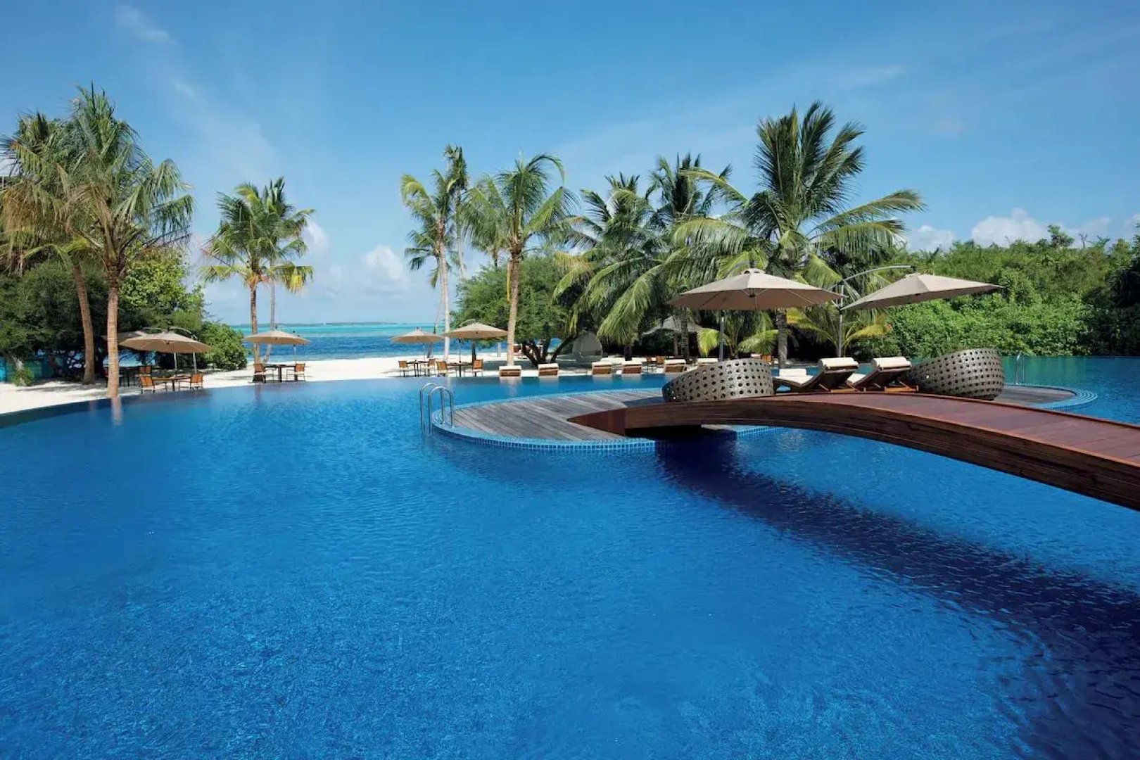 Спа-курорт Hideaway Beach