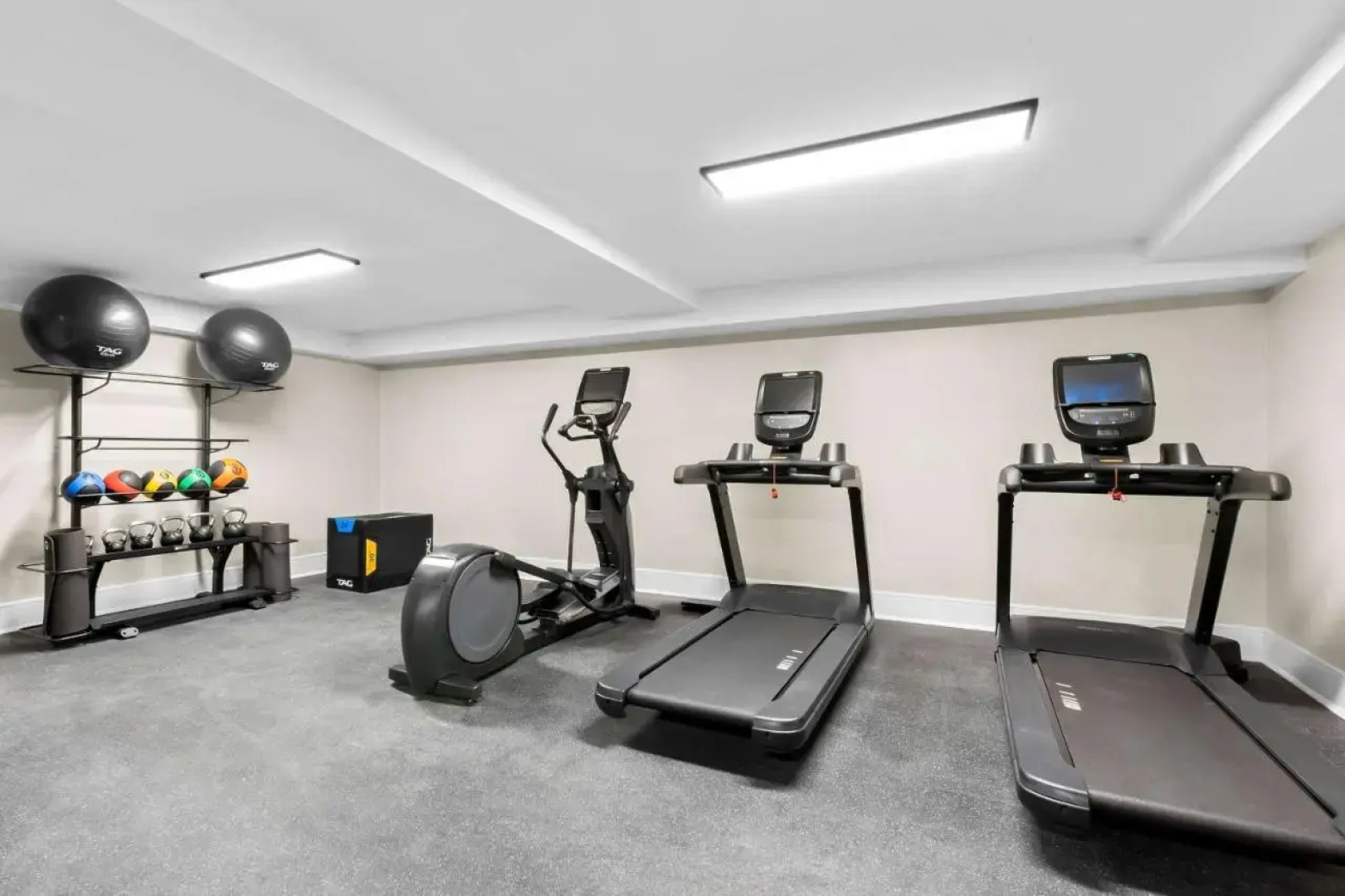 Latitude Suites Tinton Falls Eatontown/BW Premier Collection 