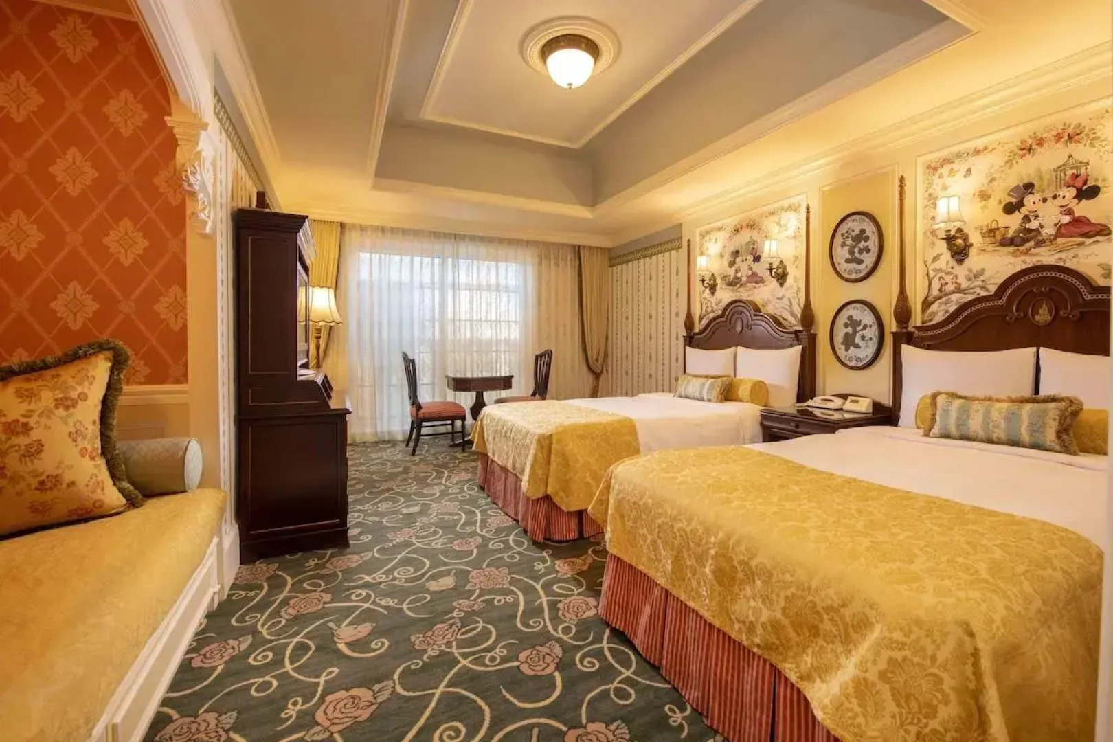 Tokyo Disneyland Hotel