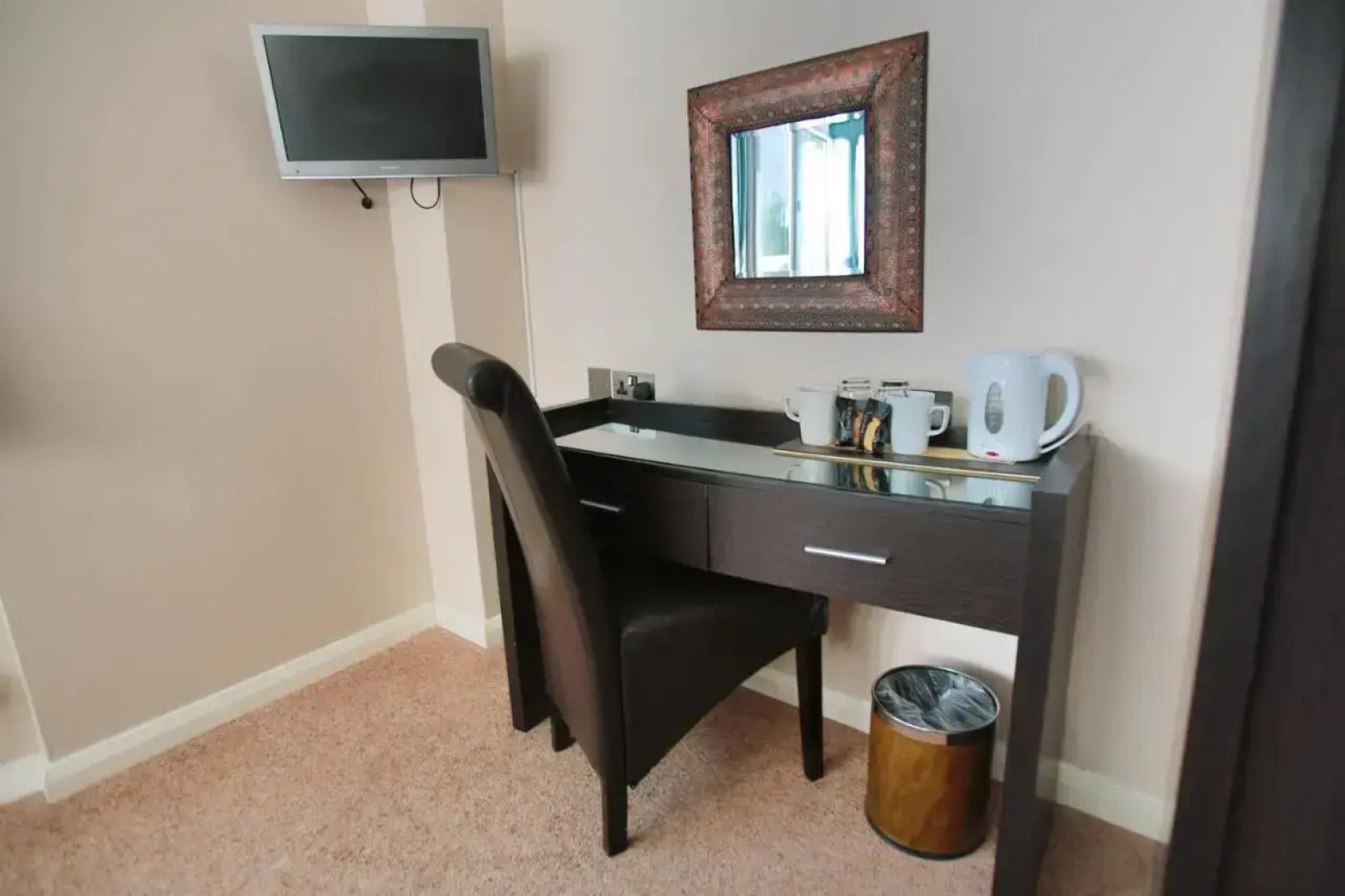 Oaklands Hotel