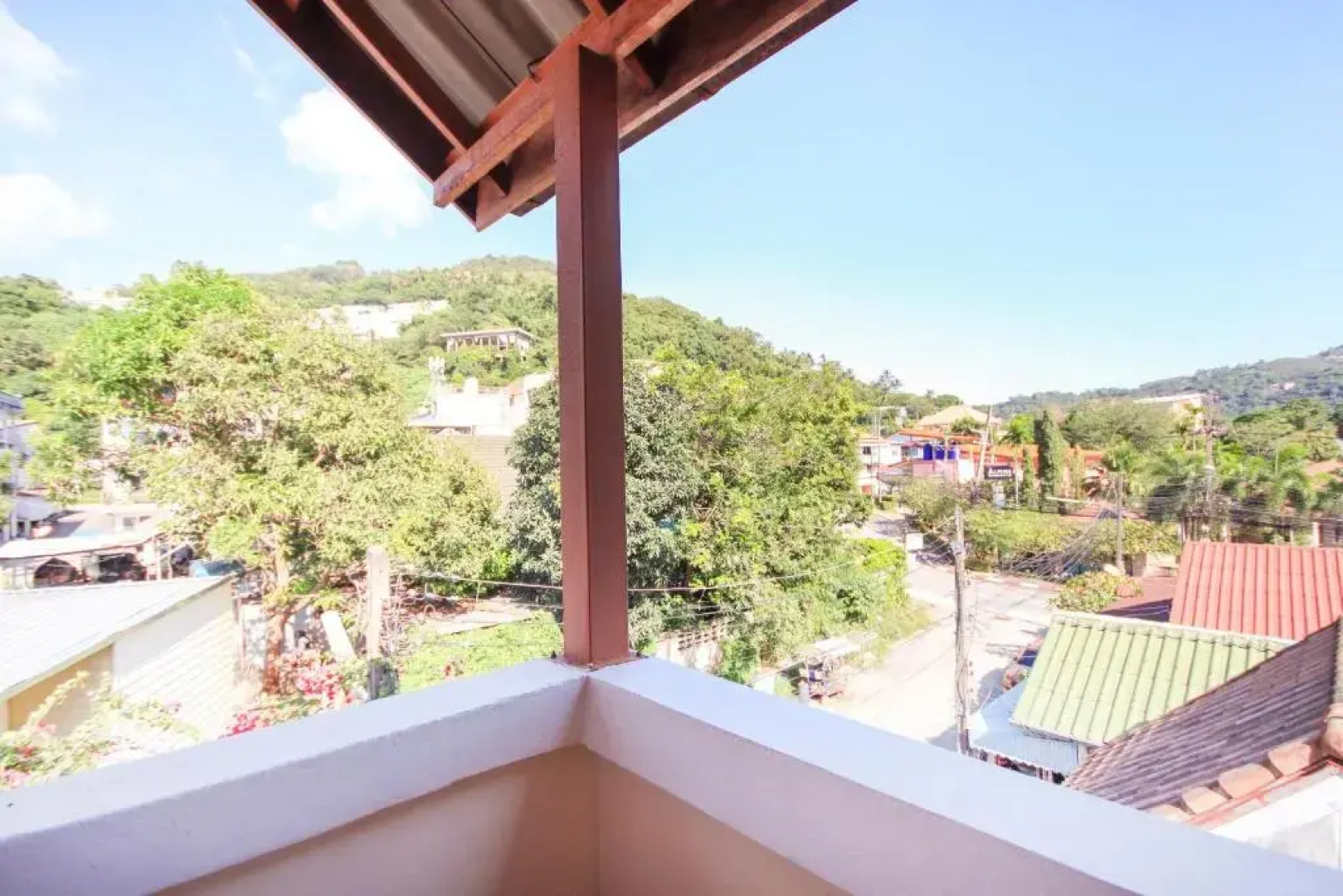 Ban Elephant Blanc Apartment