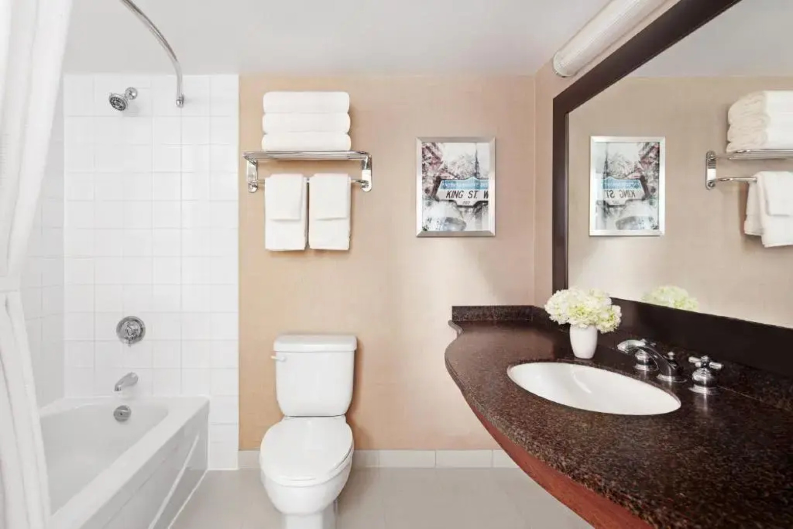 Chelsea Hotel, Toronto