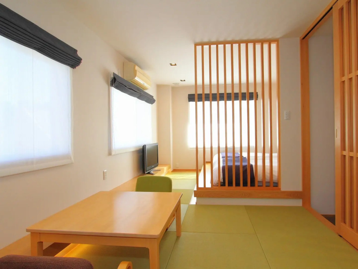 Hinasaku