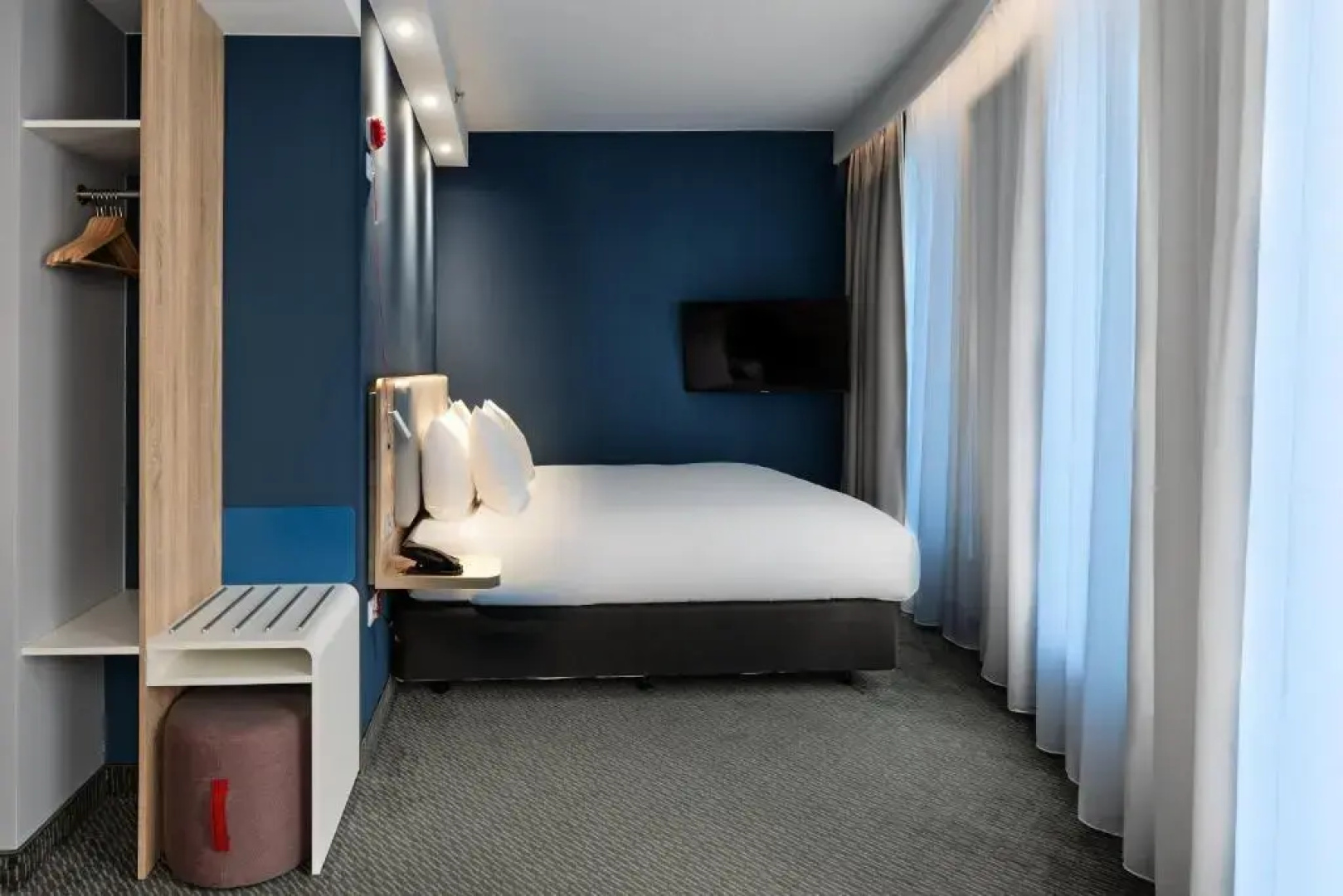 Holiday Inn Express Warsaw - The HUB by IHG