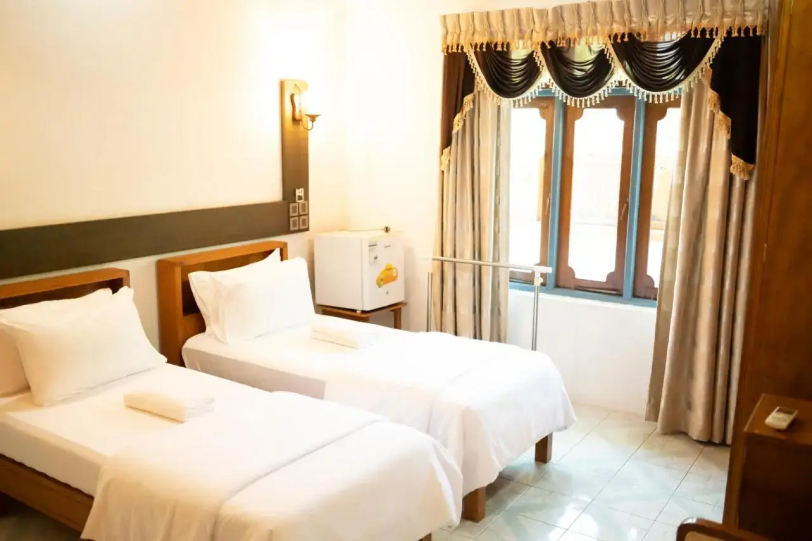 Tropical Biosphere Hotel