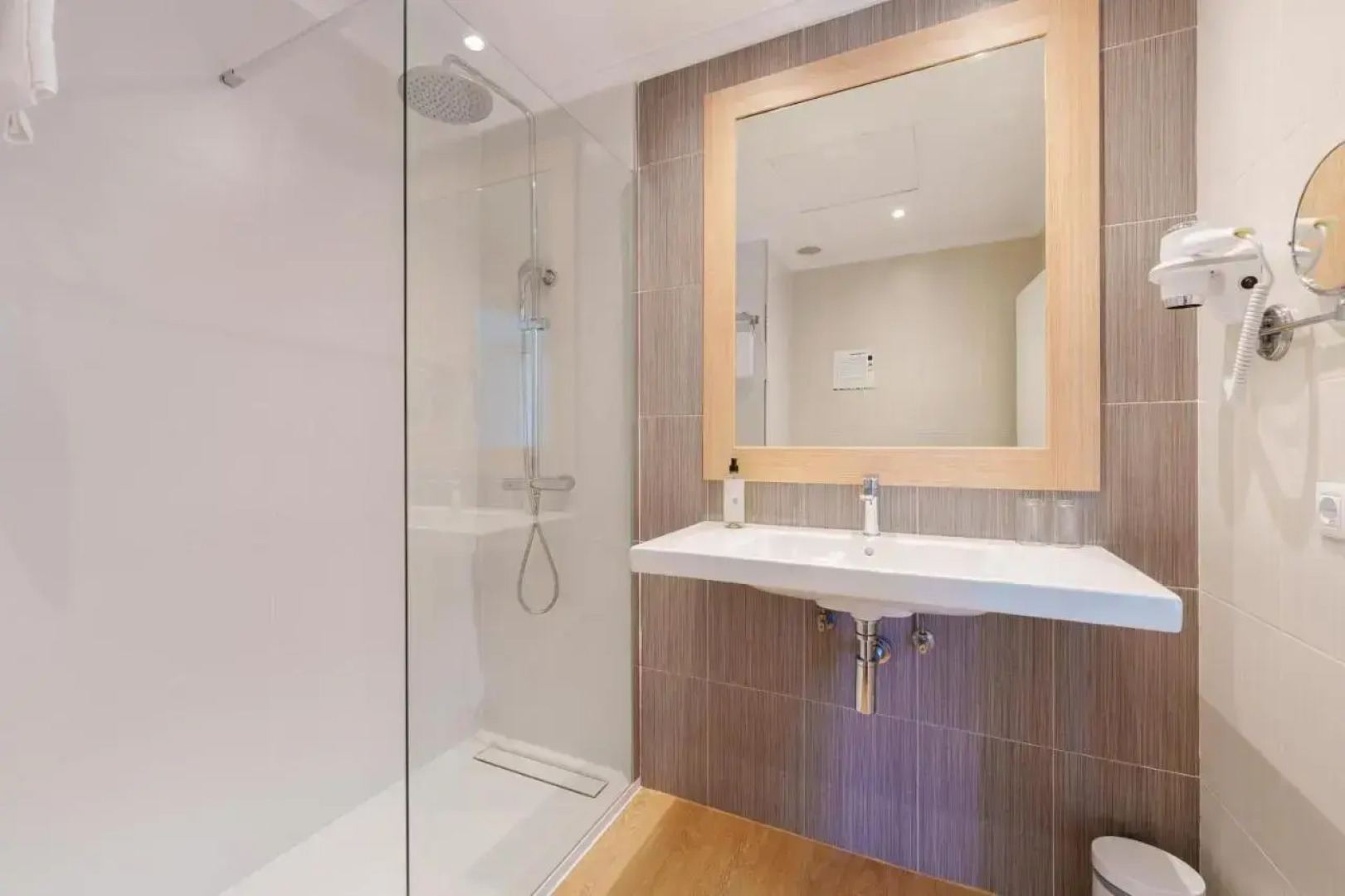 Caprice Concord Hotel & Spa