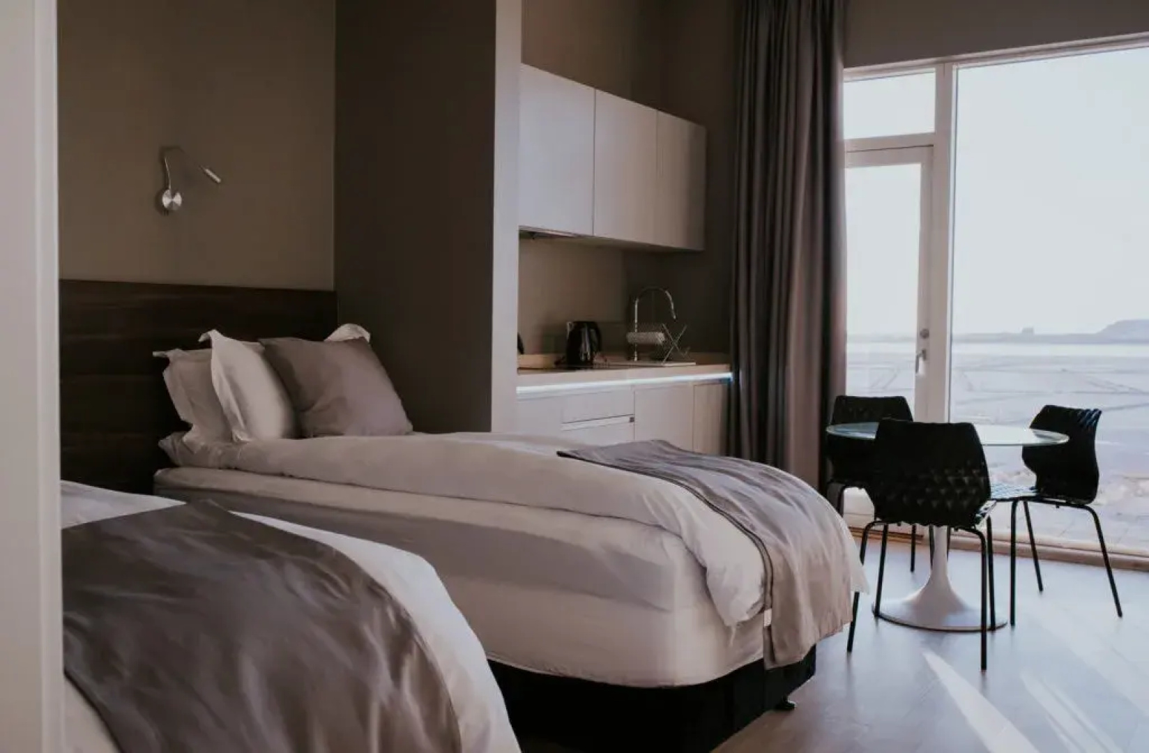 Black Beach Suites