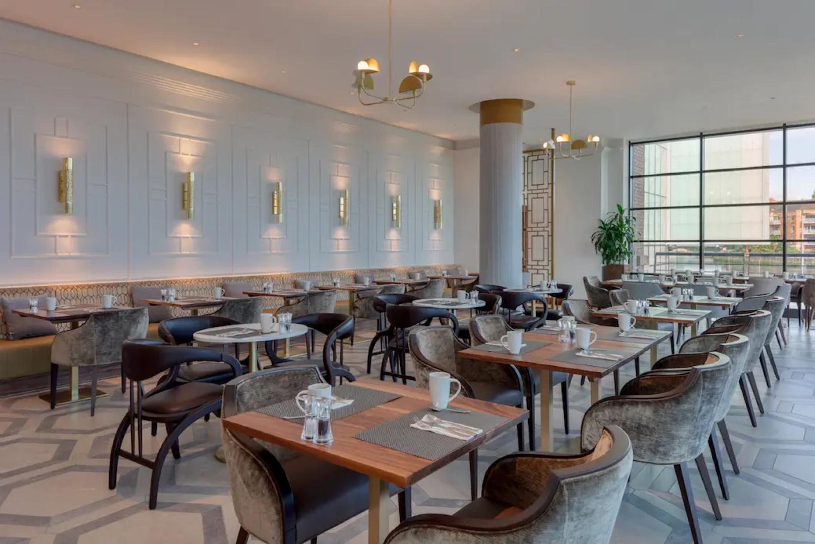 Отель Hilton Belfast