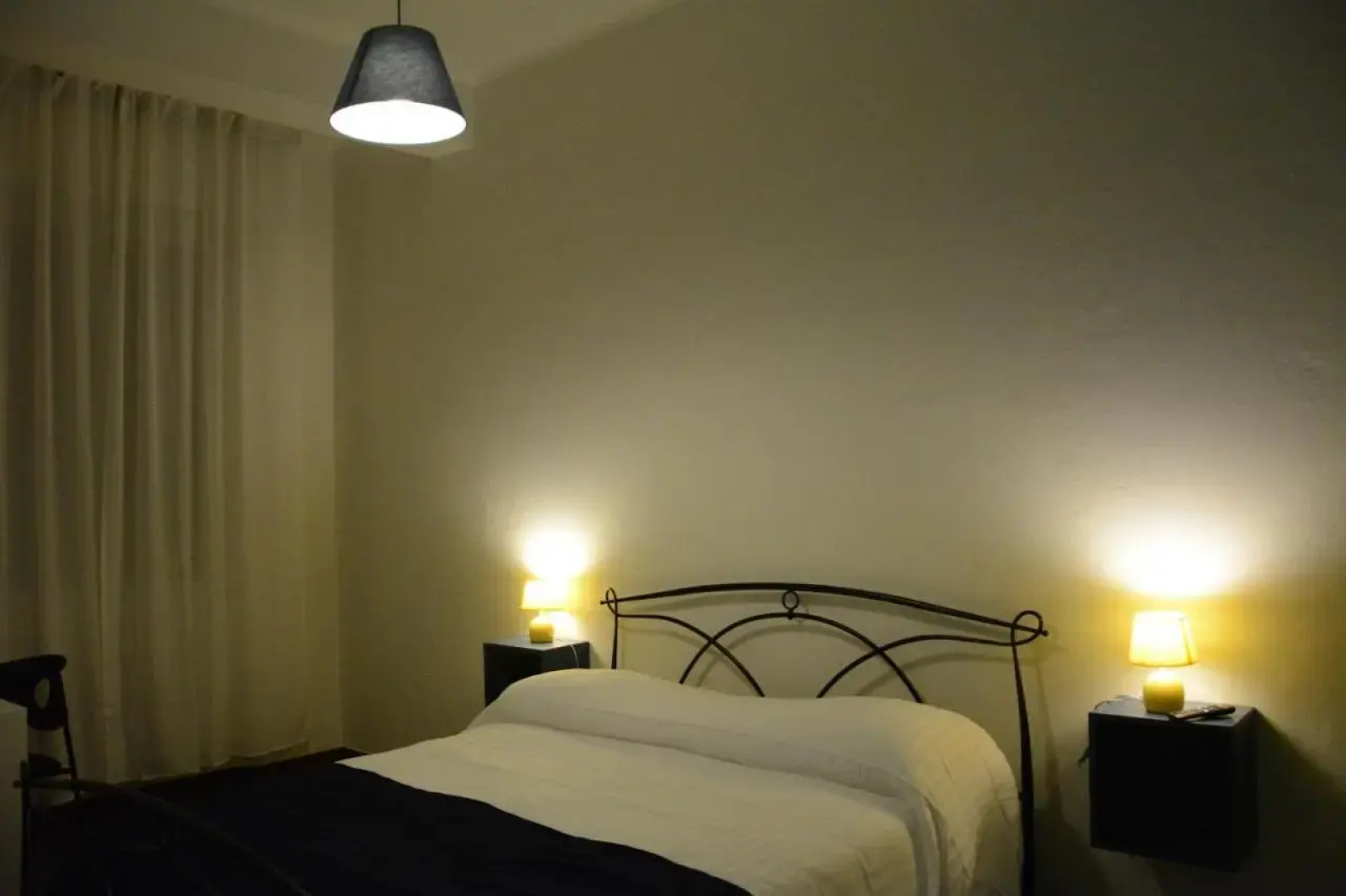 Отель Mambo Suites