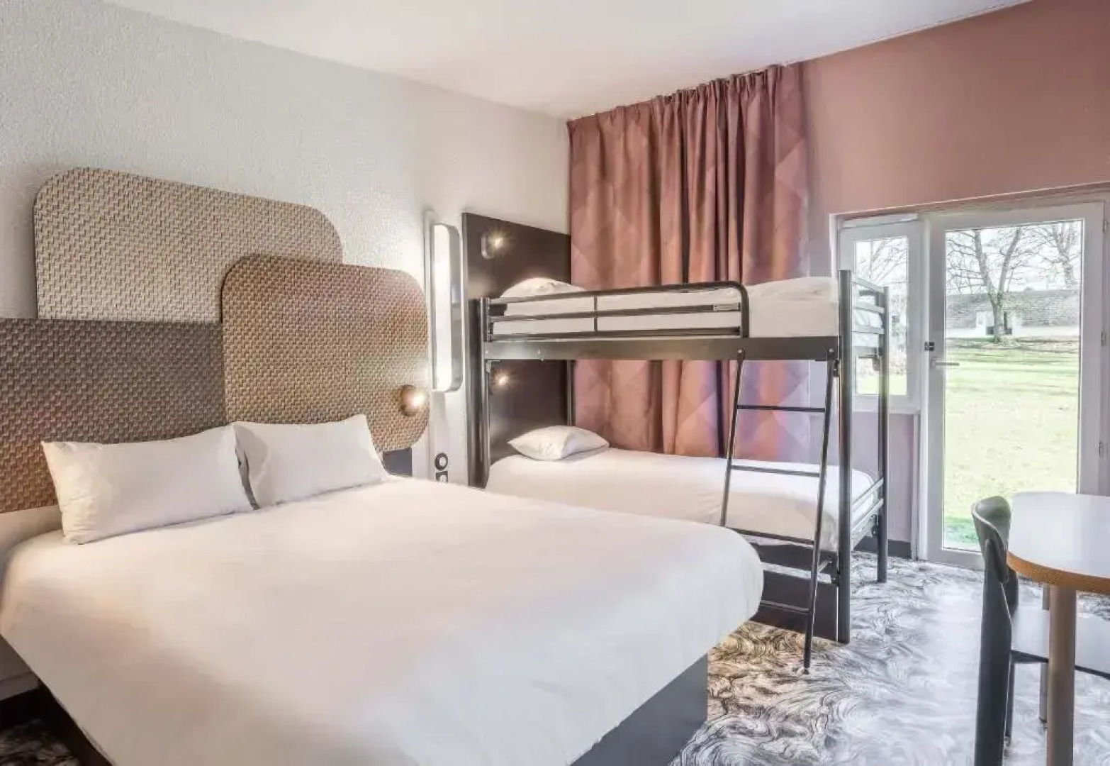 B&B HOTEL Valenciennes Sud