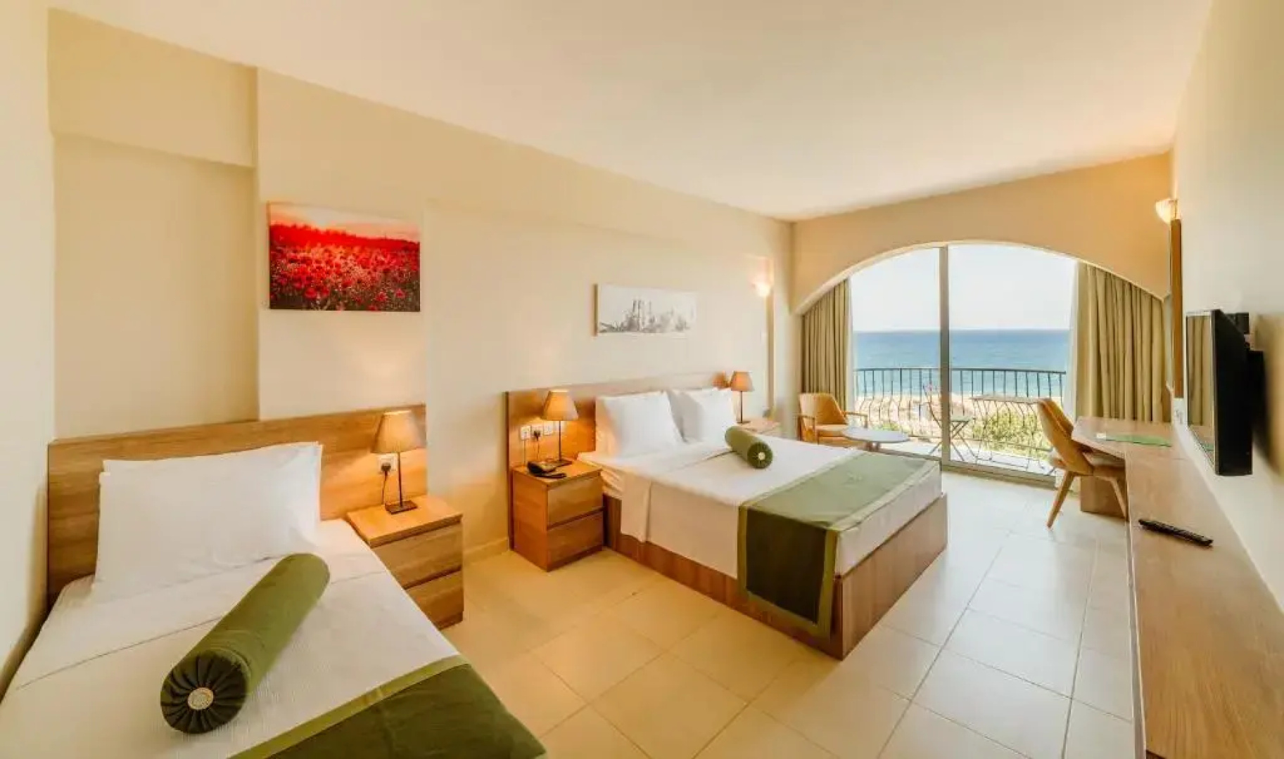 Olivia Palm Hotel
