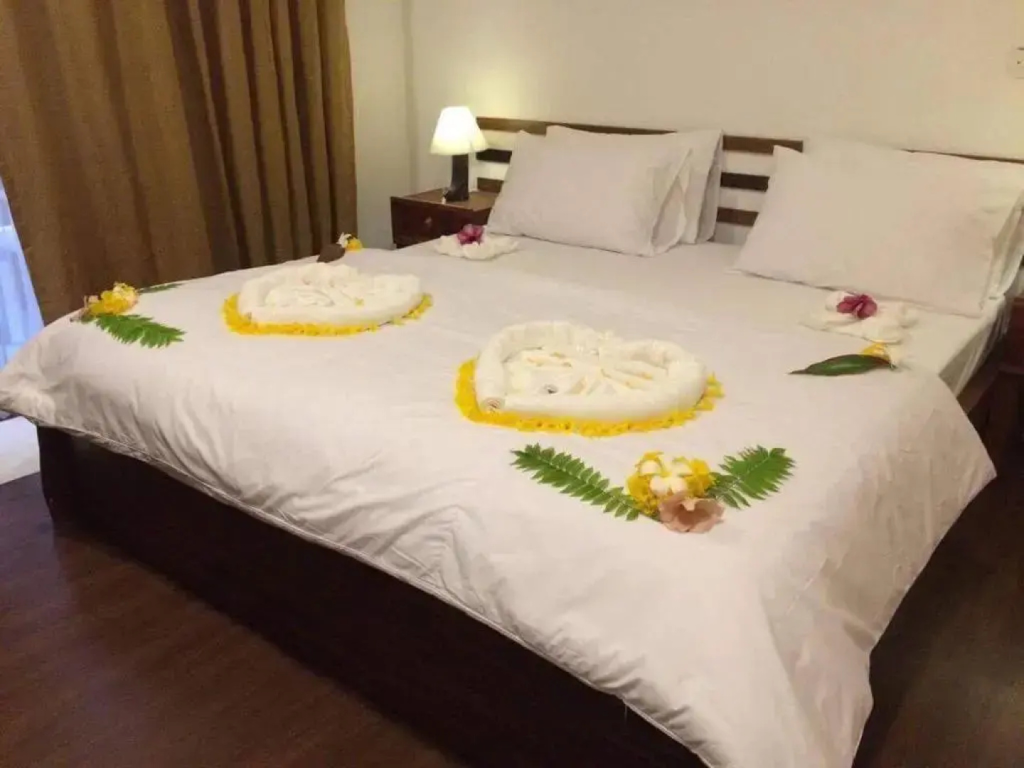 Отель Dhiffushi White Sand Beach