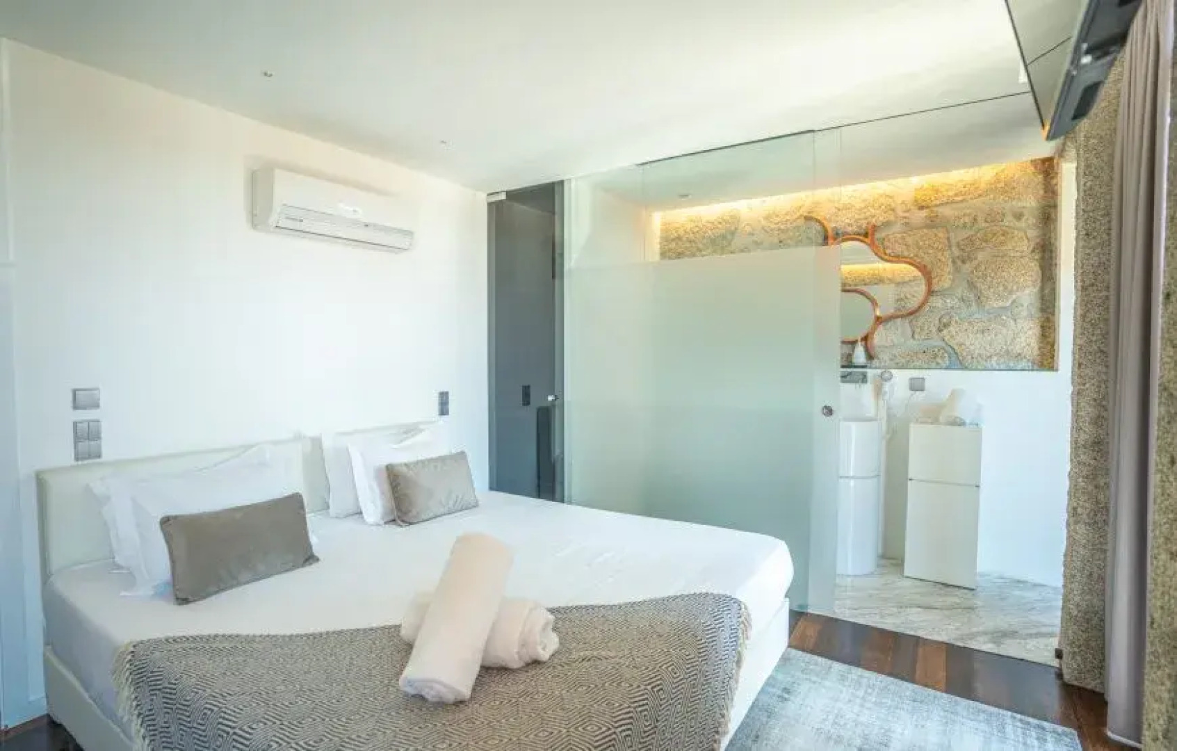 CHARM GH by YoursPorto