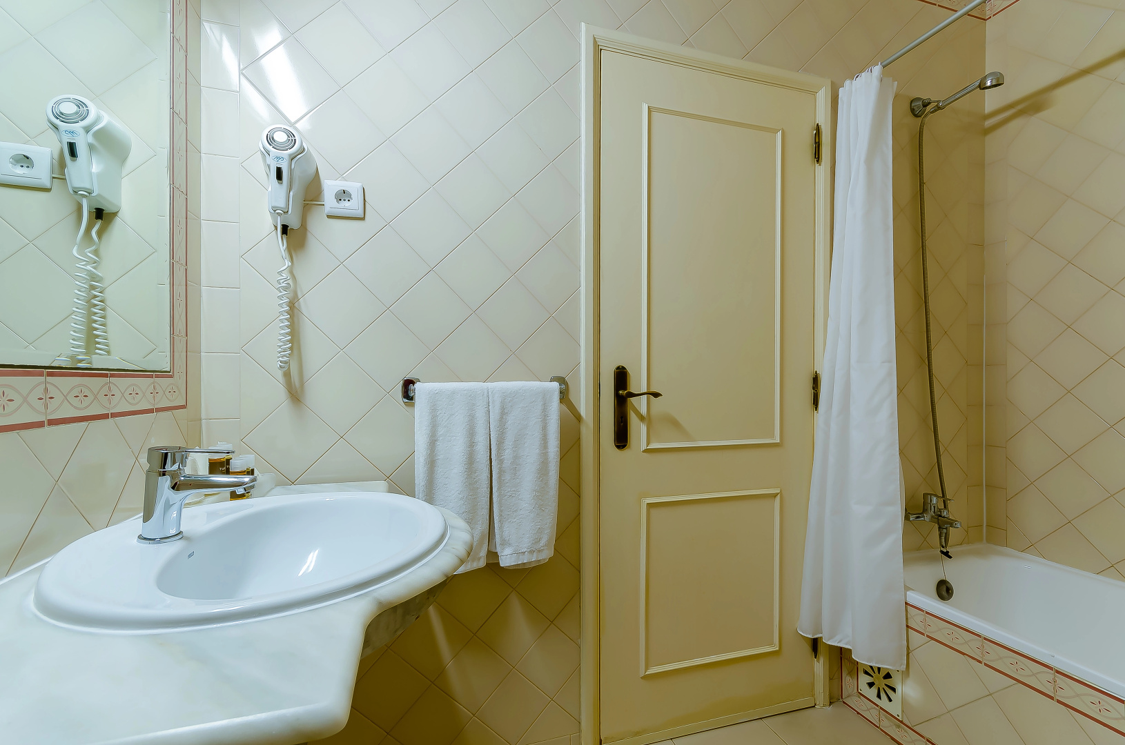 TURIM Estrela do Vau Hotel
