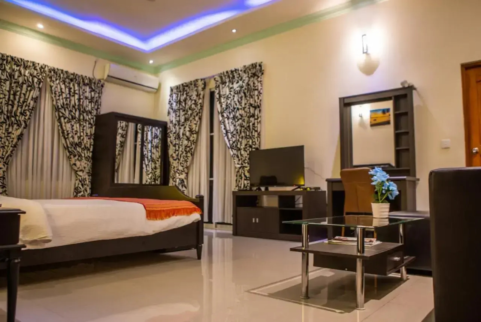 Charming Holiday Lodge