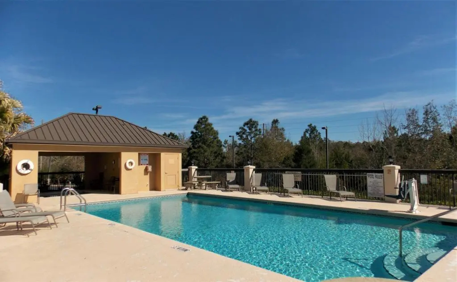 Home Town Inn & Suites Crestview
