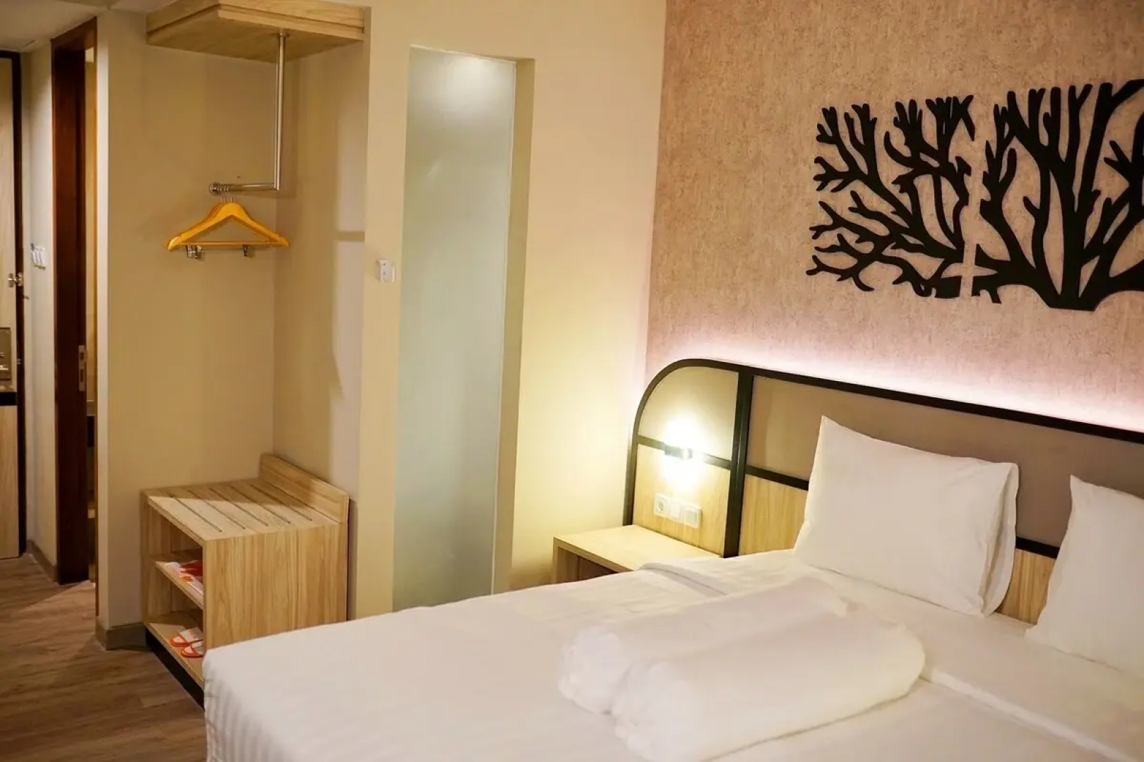 Front One Gosyen Hotel Salatiga