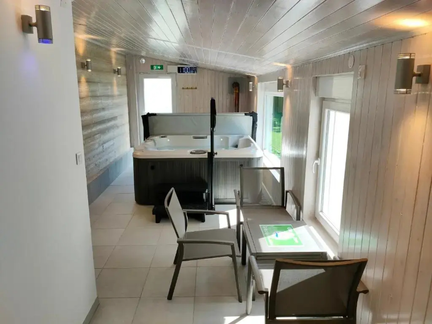 Gîte 829 Montagnes du Jura avec Spa et Sauna classé 3 étoiles