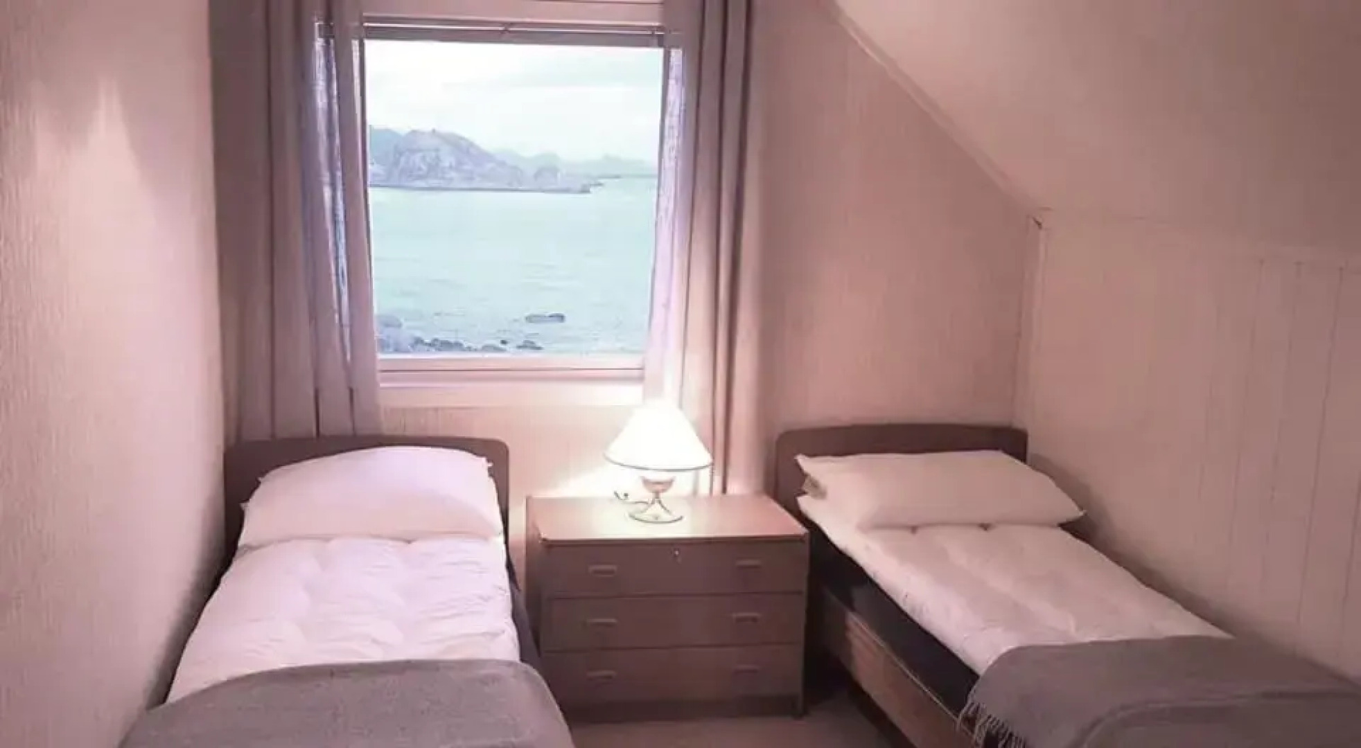 House by the sea Reine, Lofoten