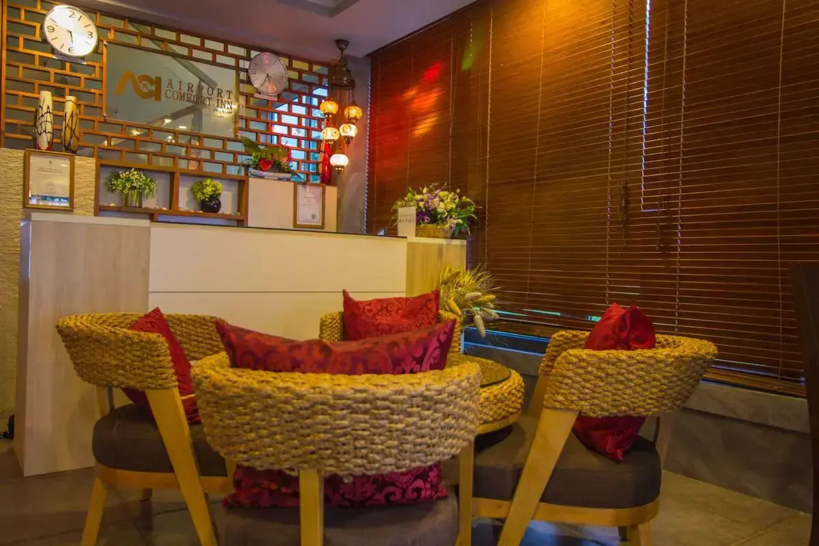 Отель Airport Comfort Inn Premium