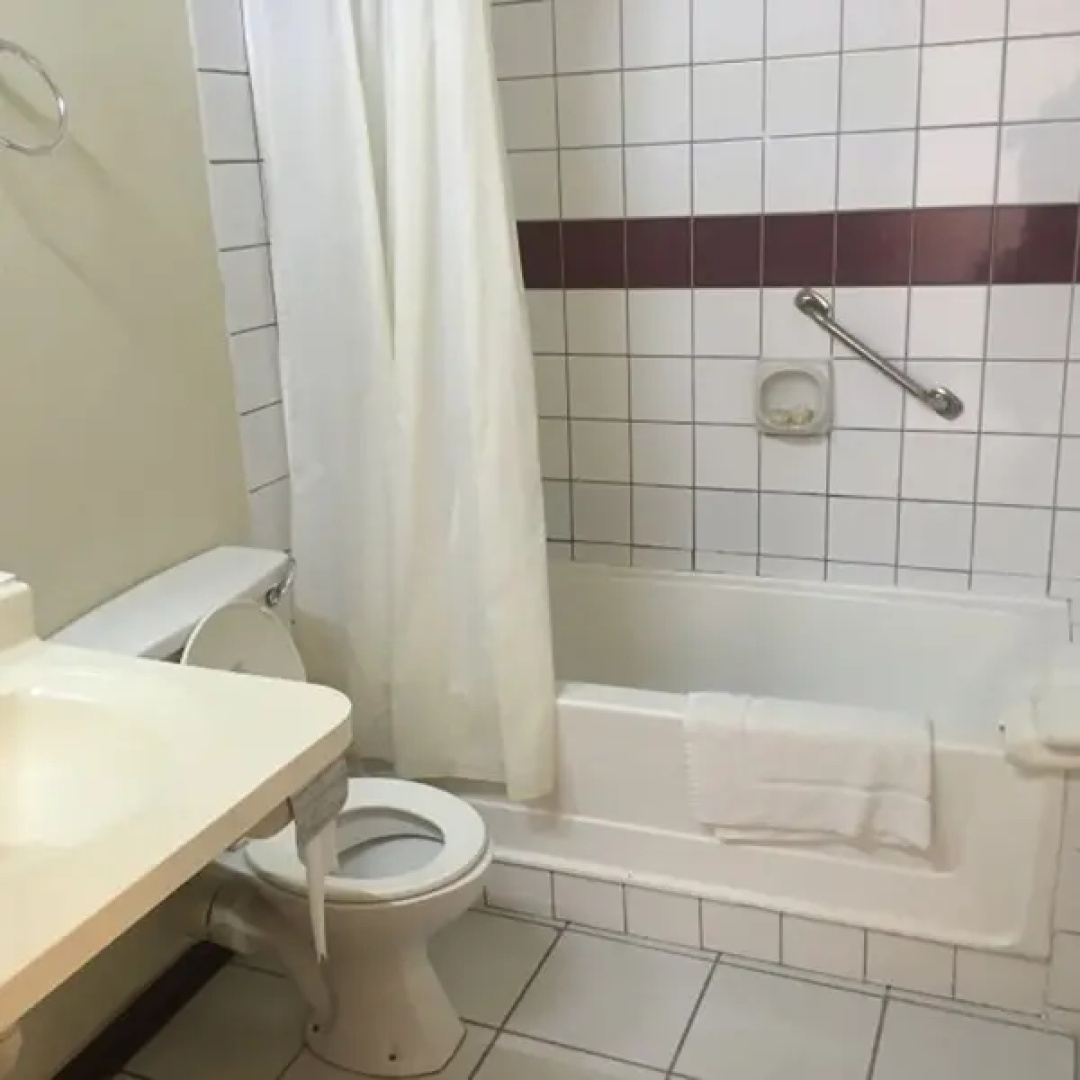 Regency Suites Hotel