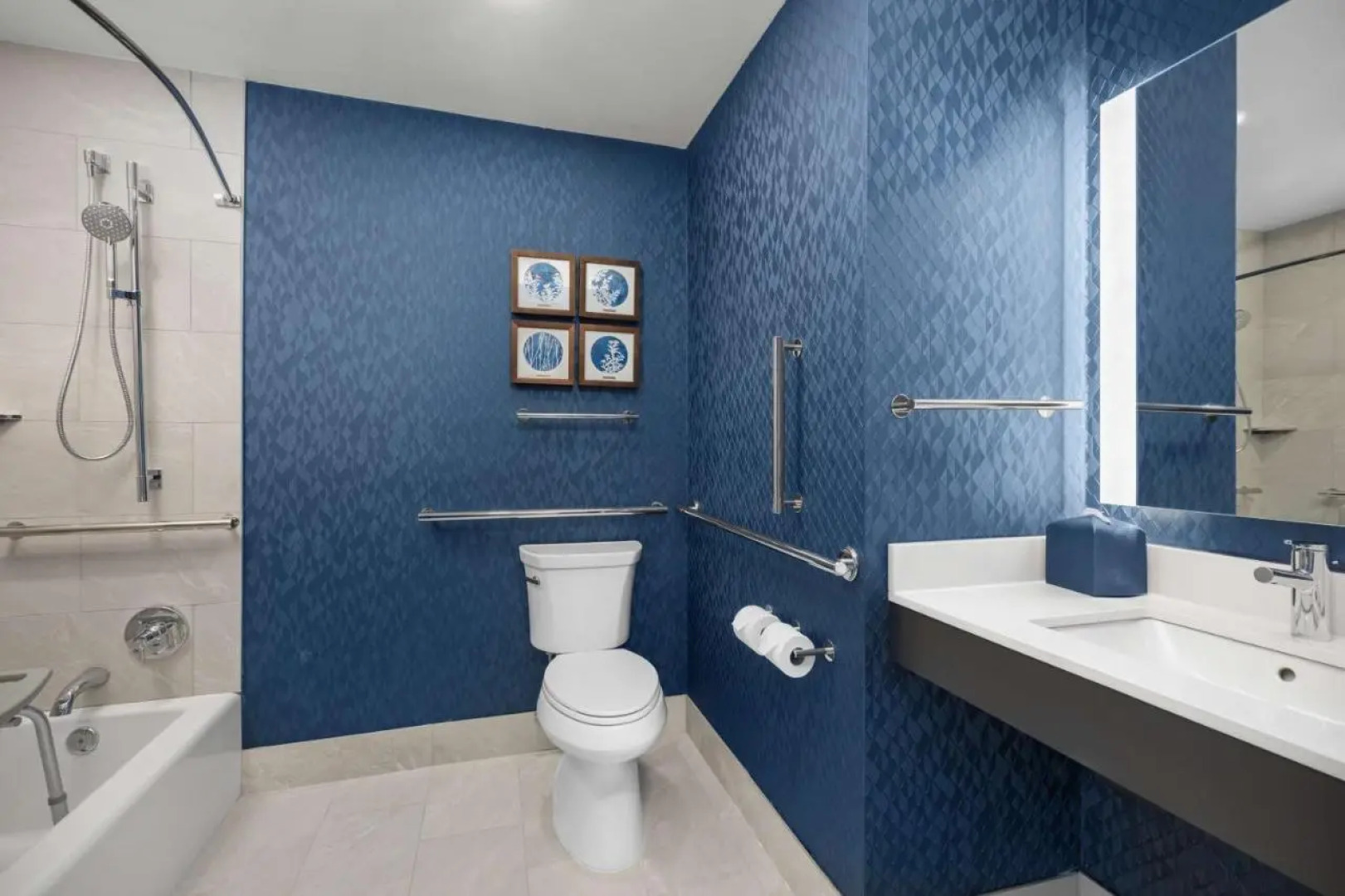 Hotel Westport Kansas City, Tapestry Collection by Hilton