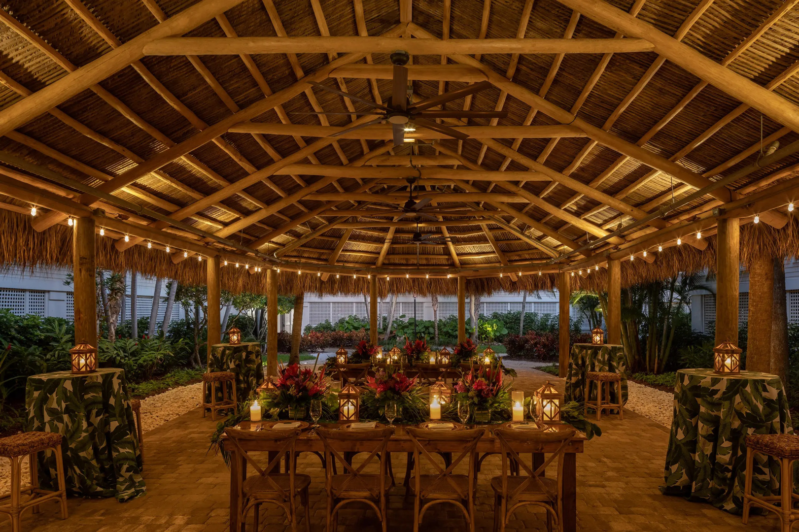 Отель Margaritaville Beach House Key West