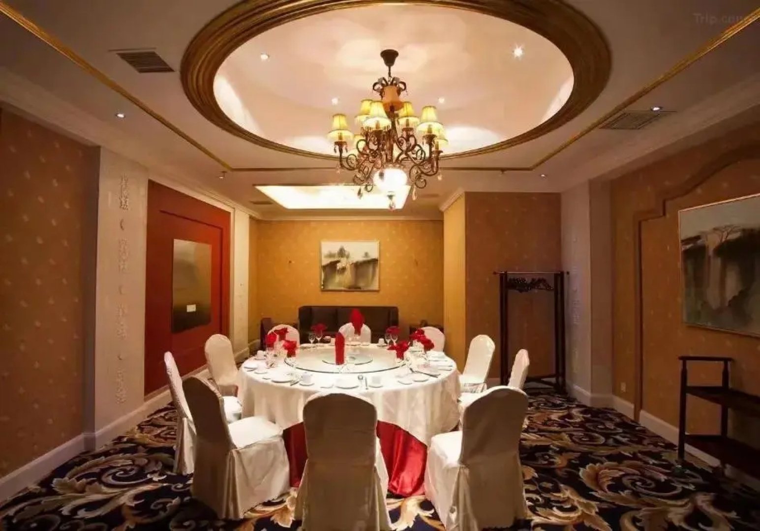 Hot Spring Leisure City International Hotel