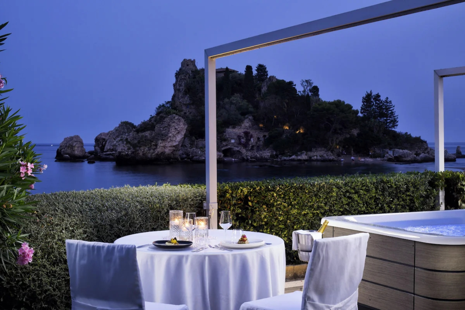 Курортный отель La Plage Resort