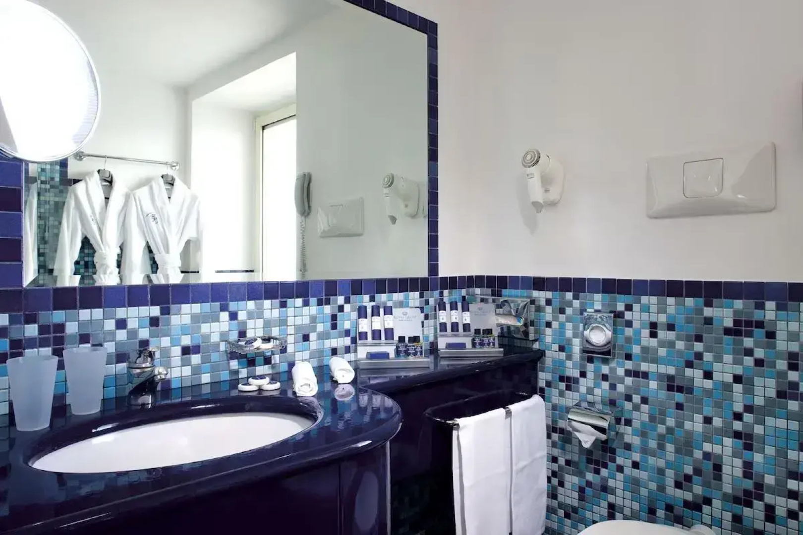 Отель Royal Continental Hotel Naples