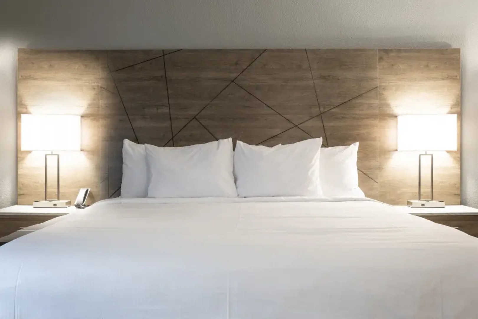 Rodeway Inn & Suites near Outlet Mall - Asheville