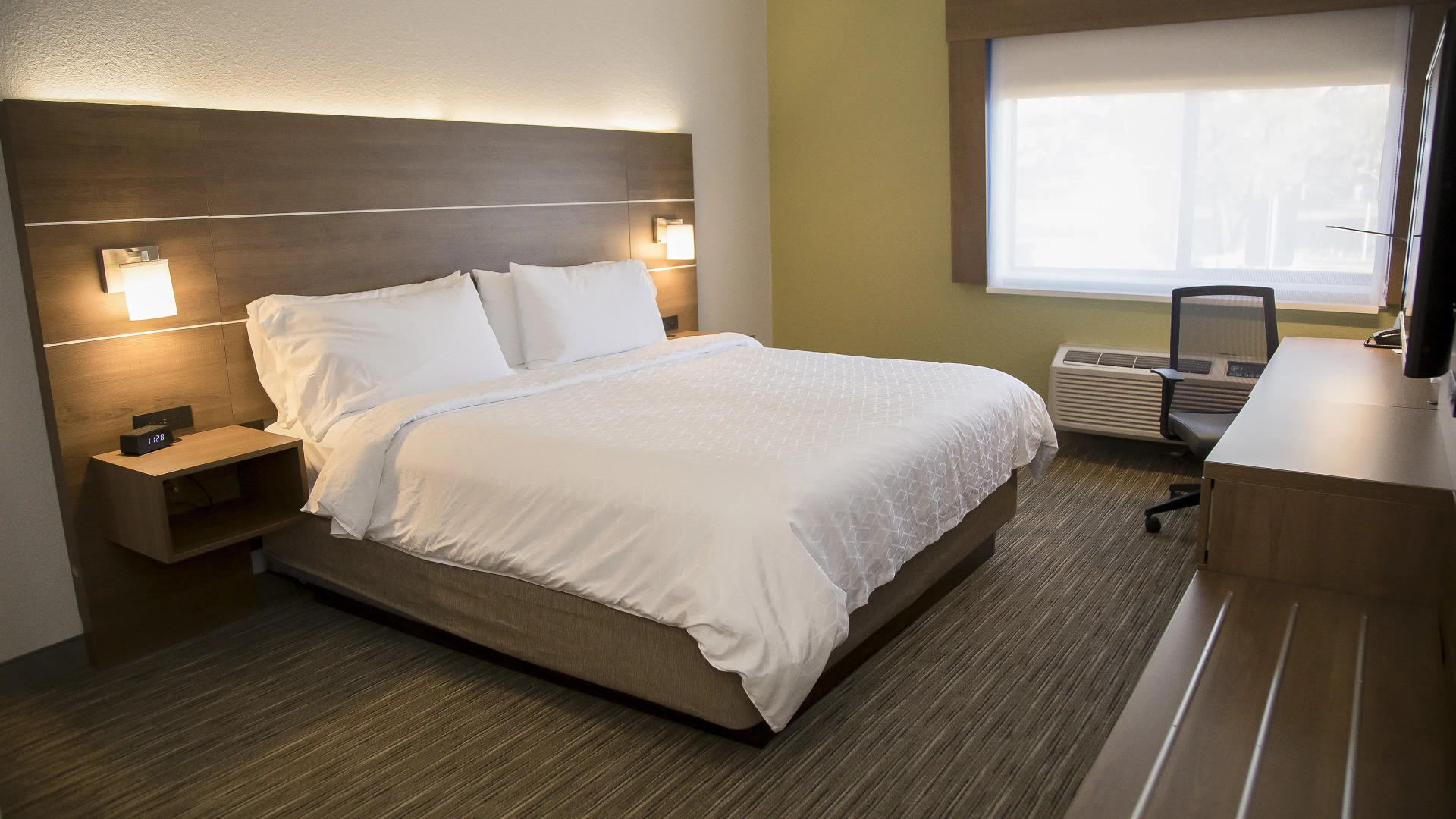 Holiday Inn Express & Suites Colorado Springs North by IHG