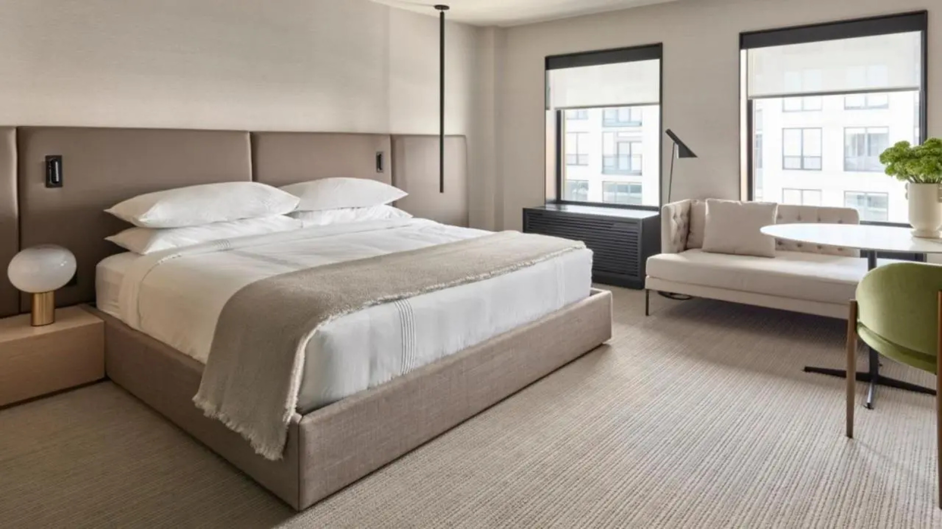 Hotel AKA Alexandria