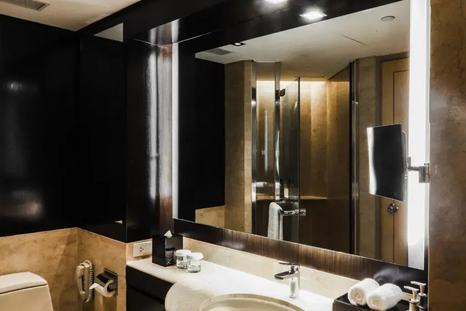 New World Makati Hotel