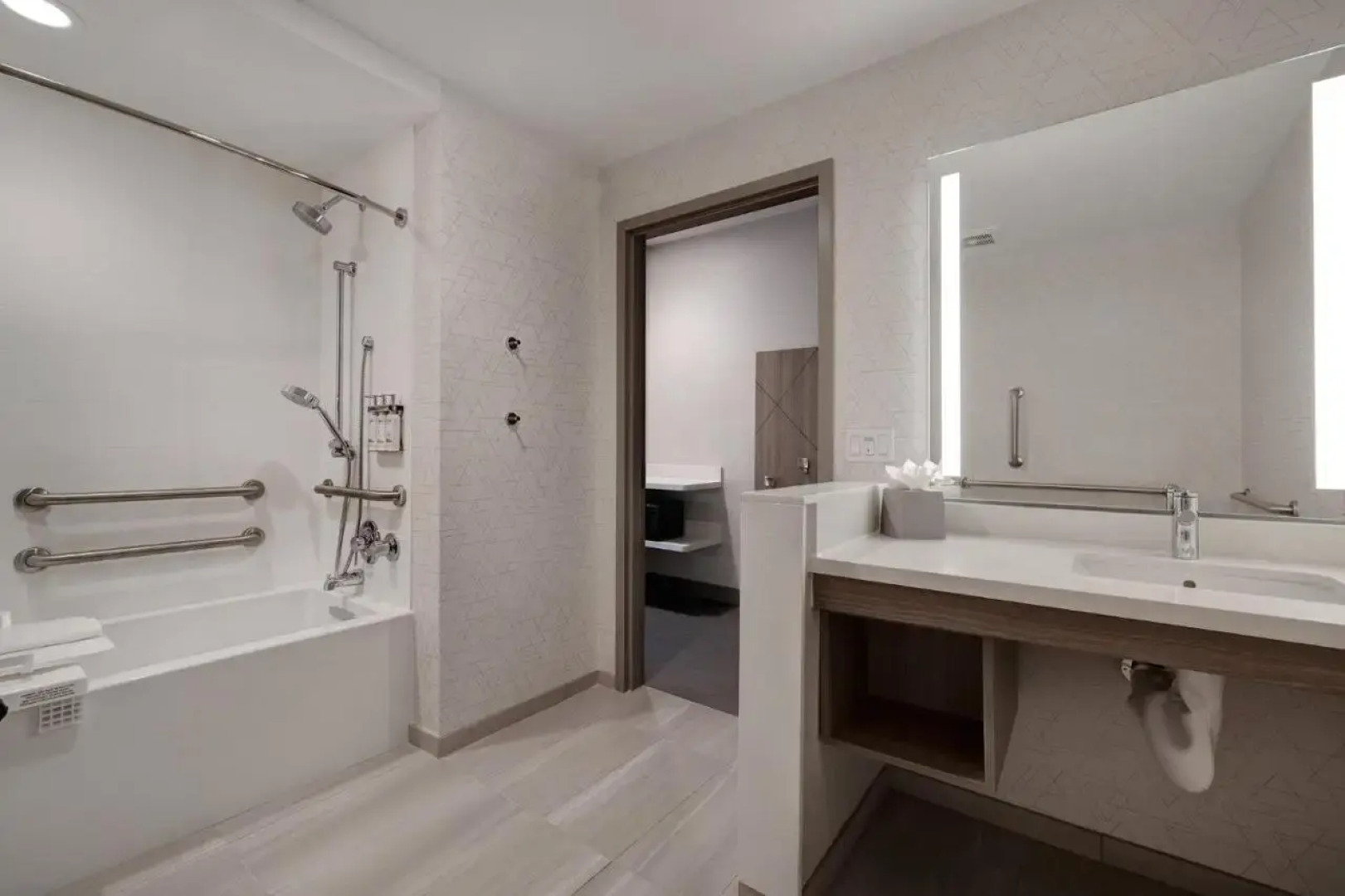 Отель Holiday Inn Express & Suites Chino Hills by IHG