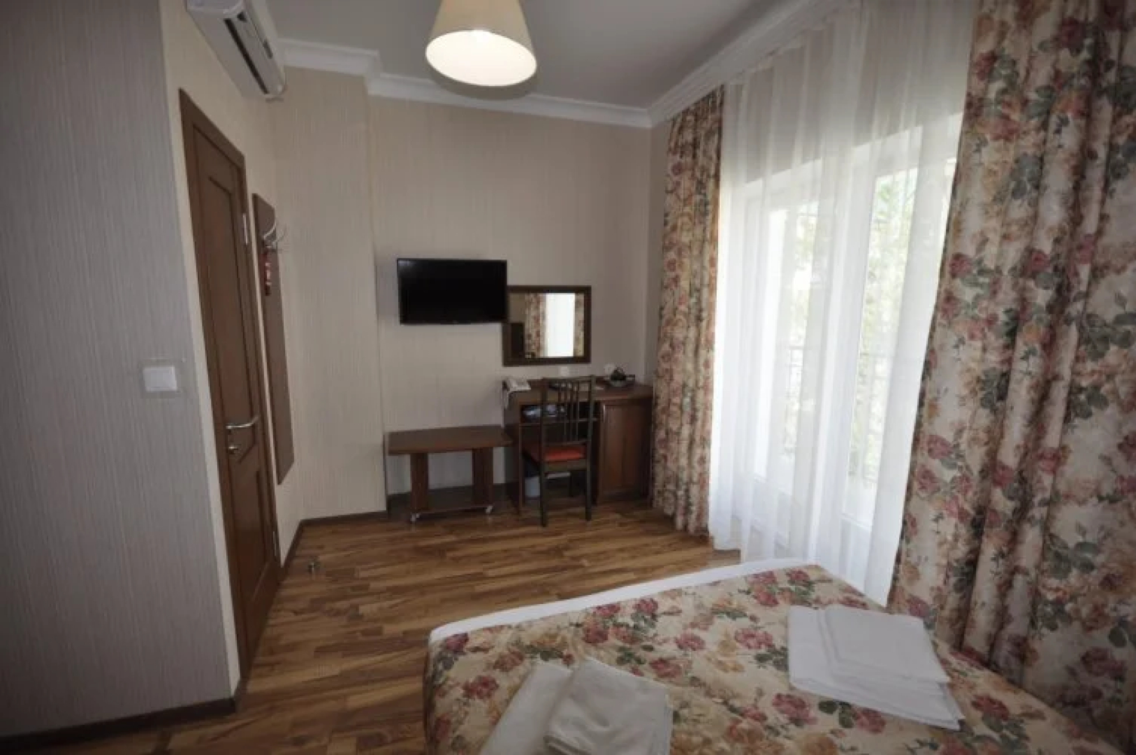 Villa Flora Guest House