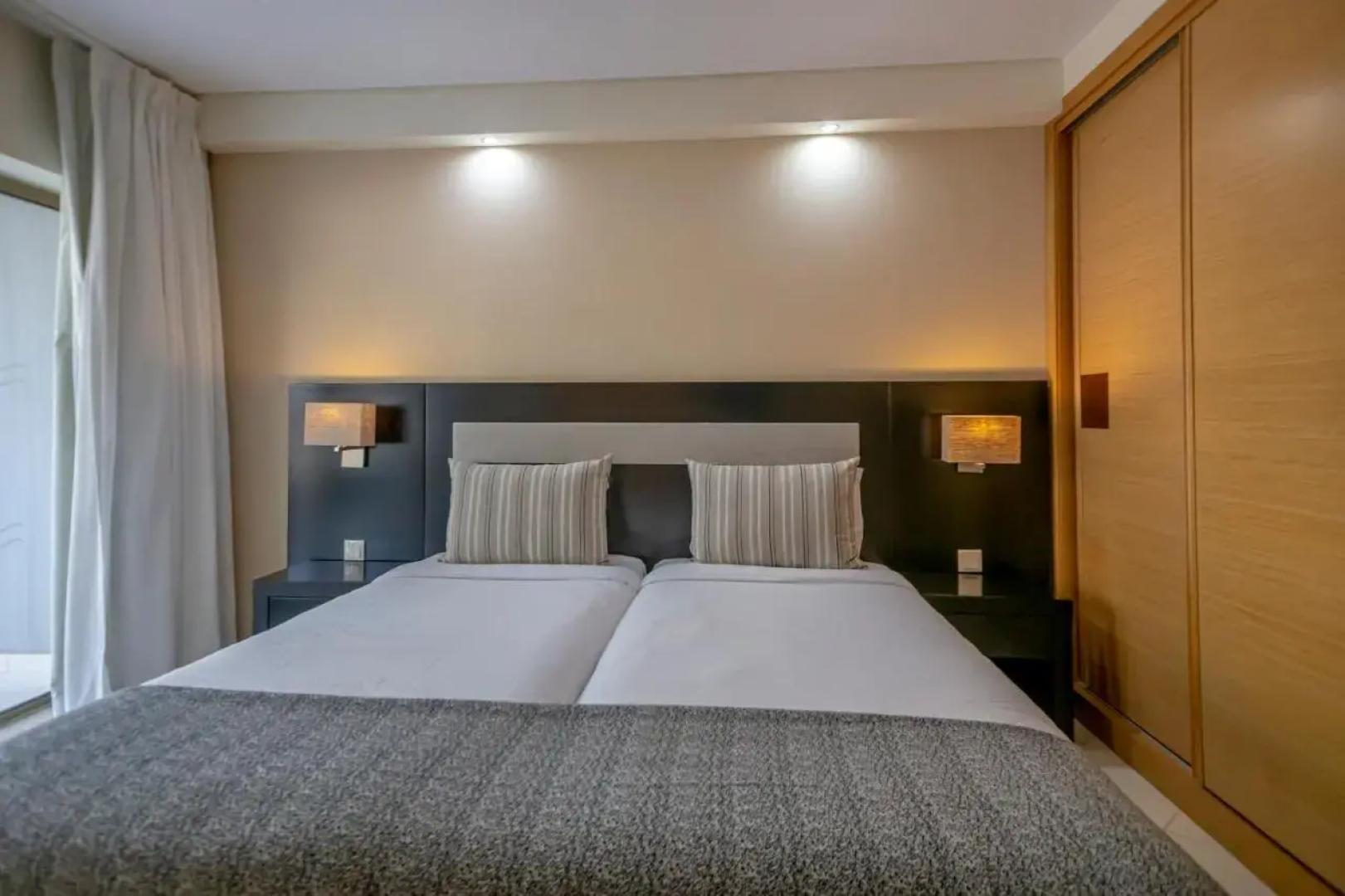 Hotel Apartamento Areias Village