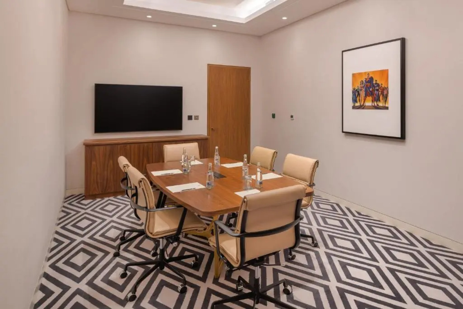 Отель The WB Abu Dhabi, Curio Collection by Hilton