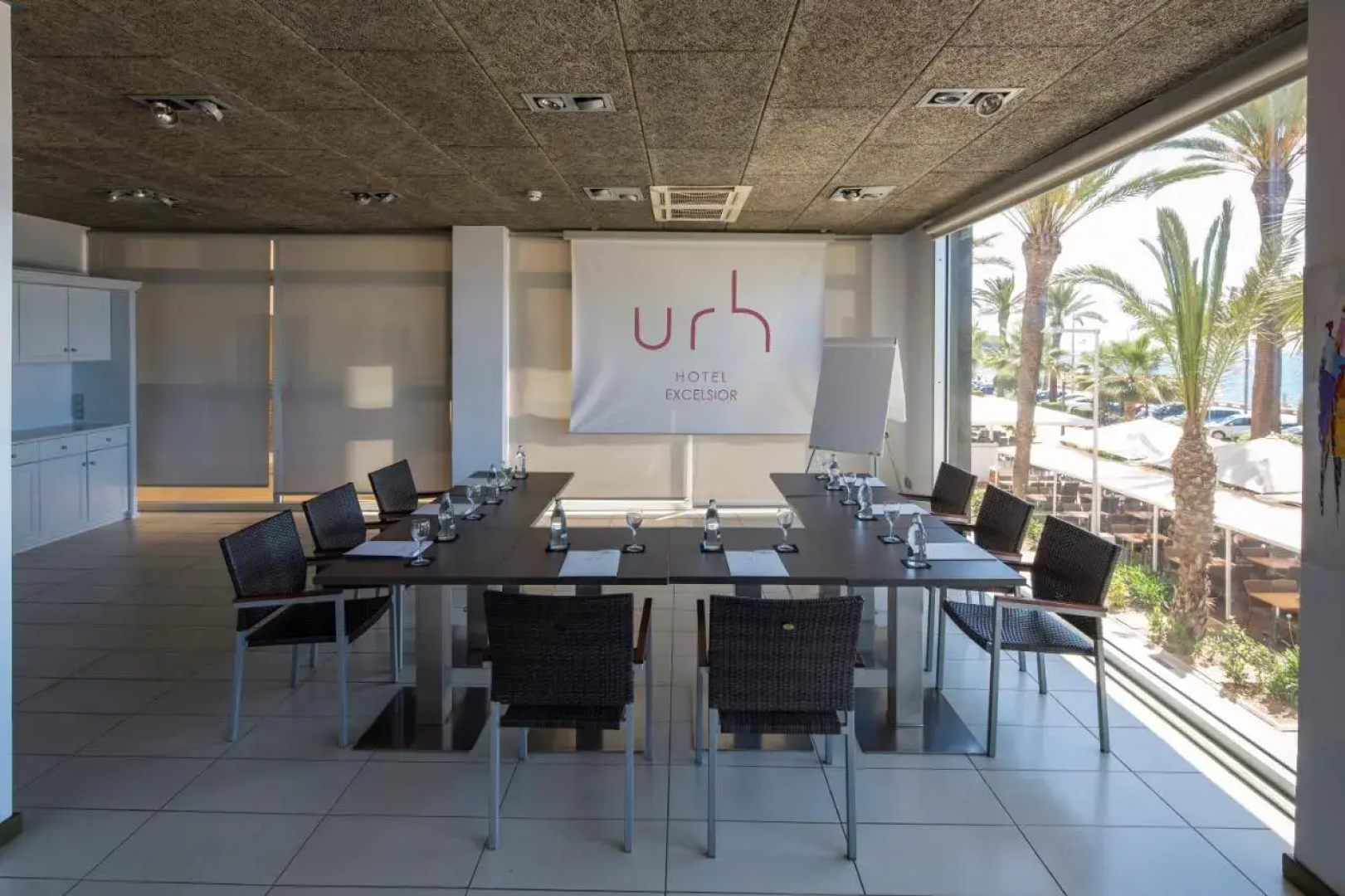 Отель URH Excelsior