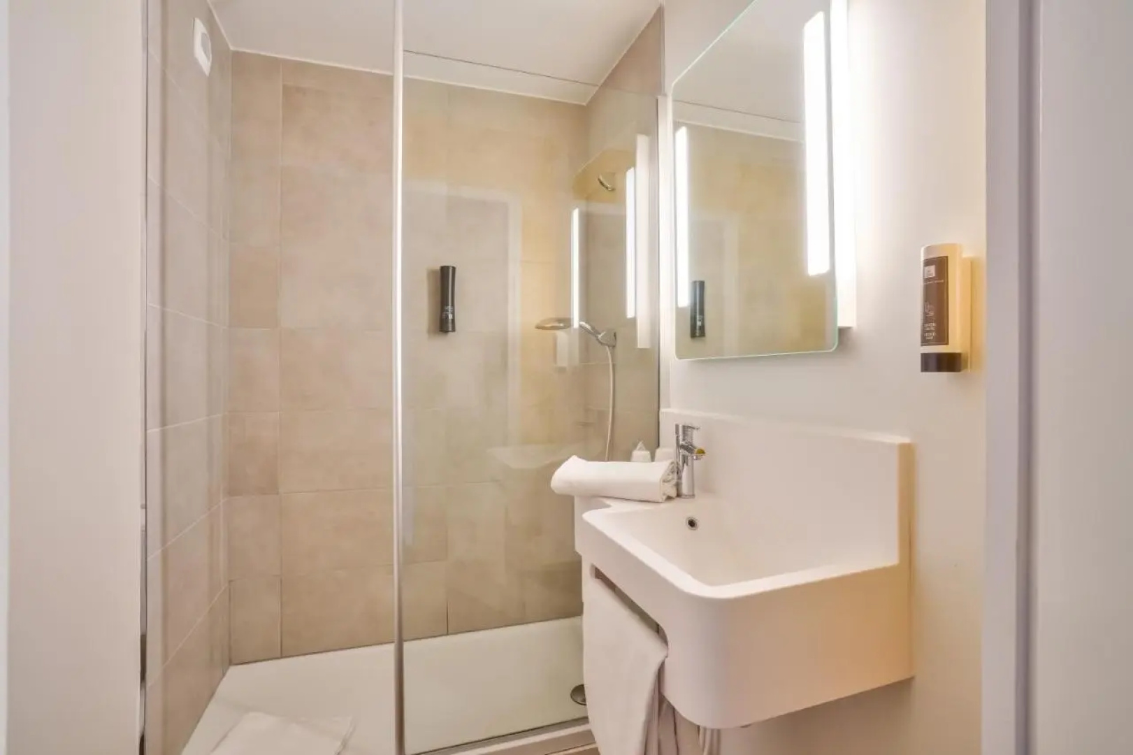 B&B HOTEL Rosny-sous-Bois Paris Est